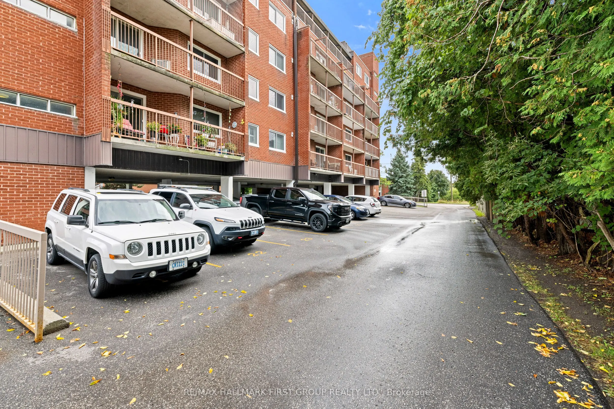 144 Queen Street, #604