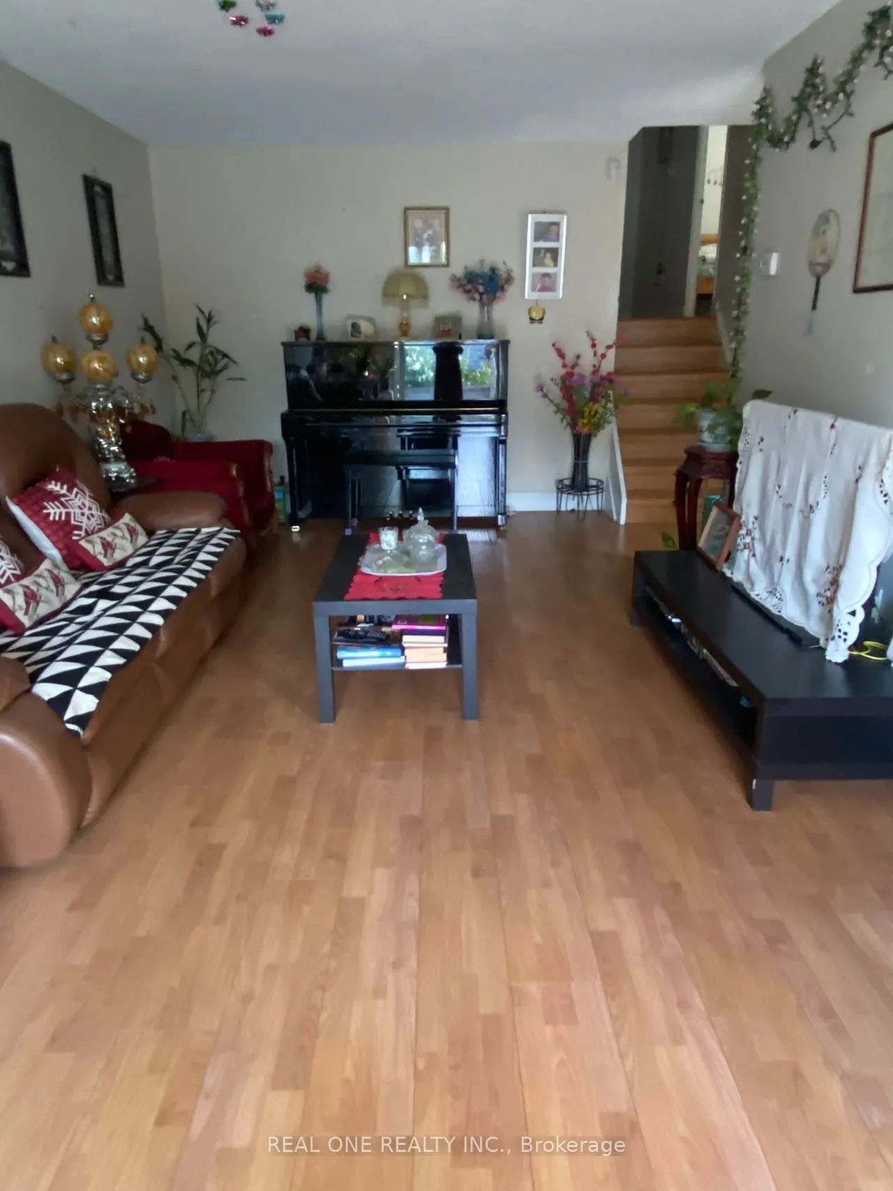334 Chester Le Boulevard, #Main