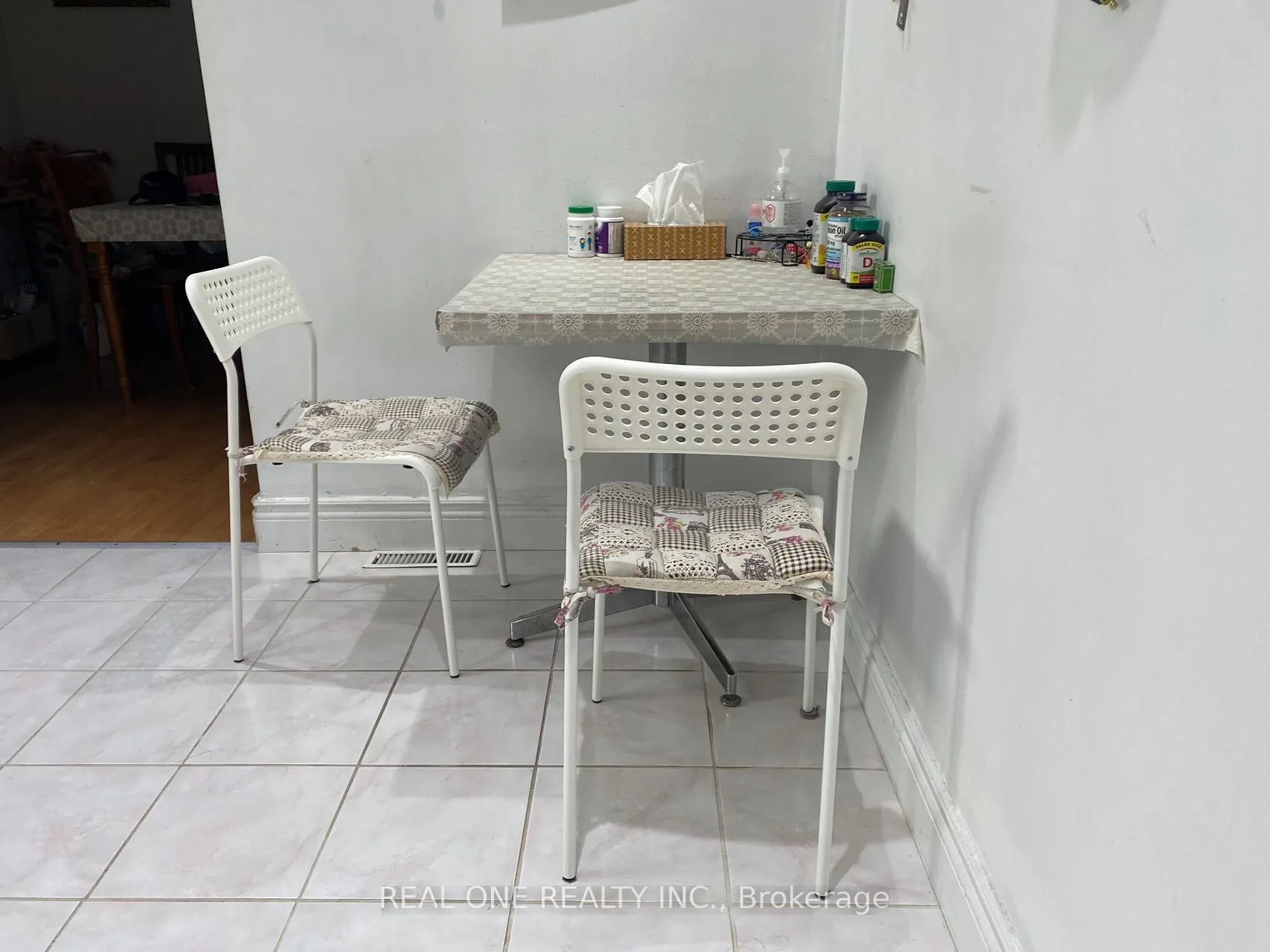 334 Chester Le Boulevard, #Main