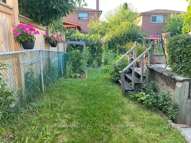 334 Chester Le Boulevard, #Main