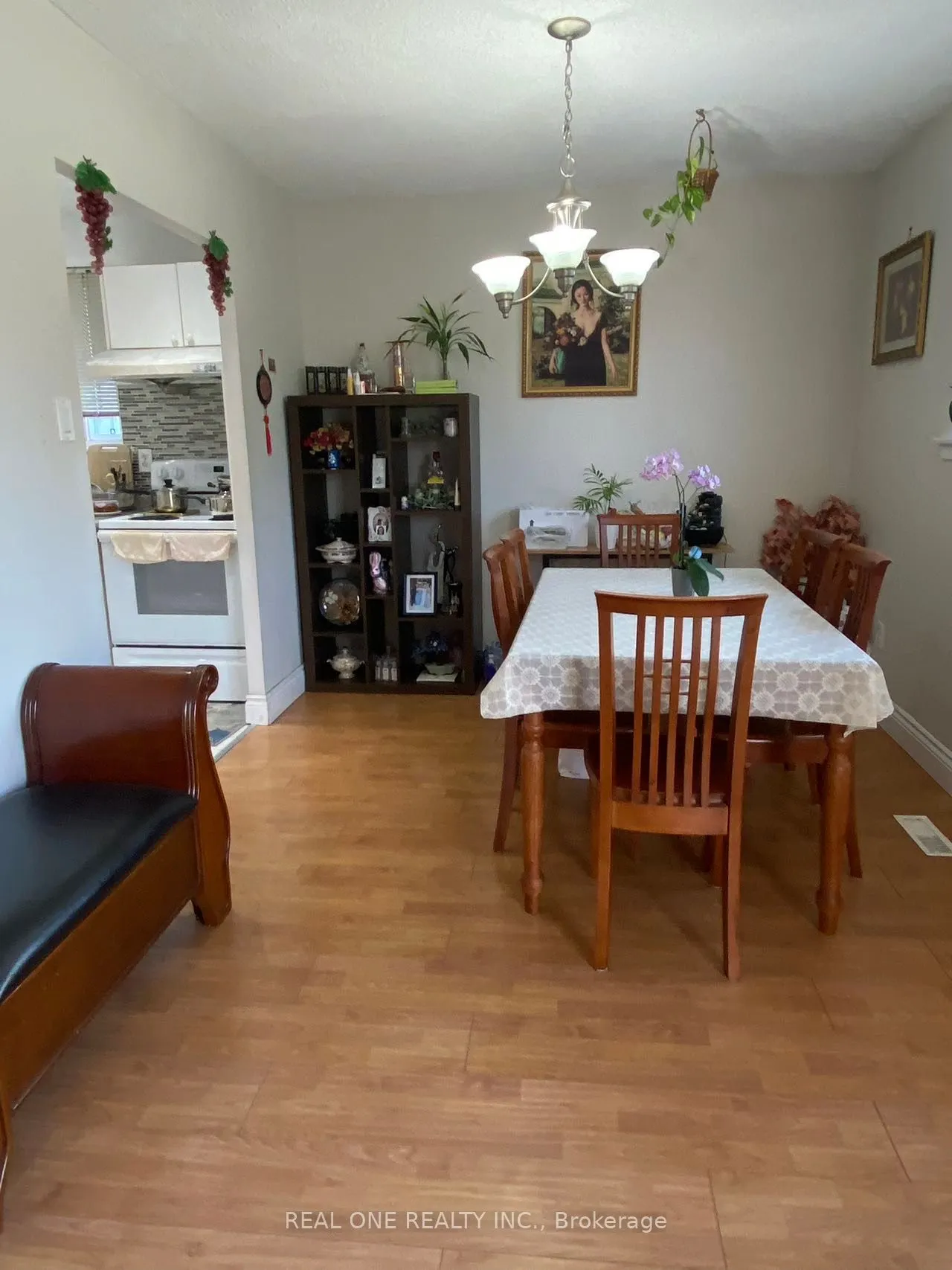 334 Chester Le Boulevard, #Main