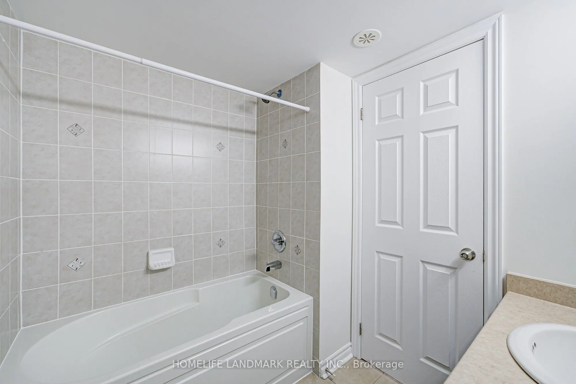 9 Eaton Park Lane, #8