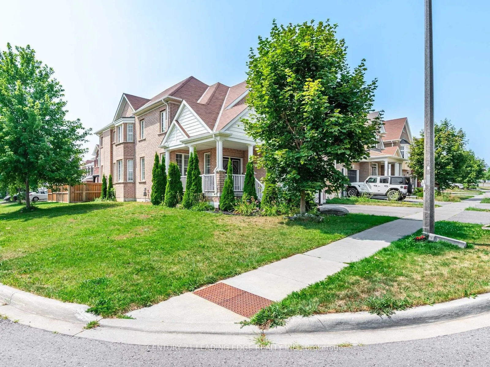 1441 WOODSTREAM Avenue