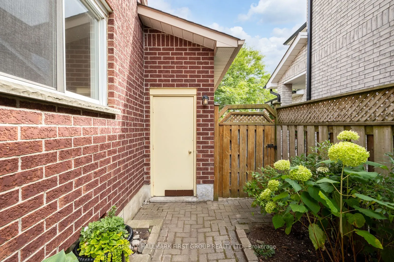 50 Stagemaster Crescent