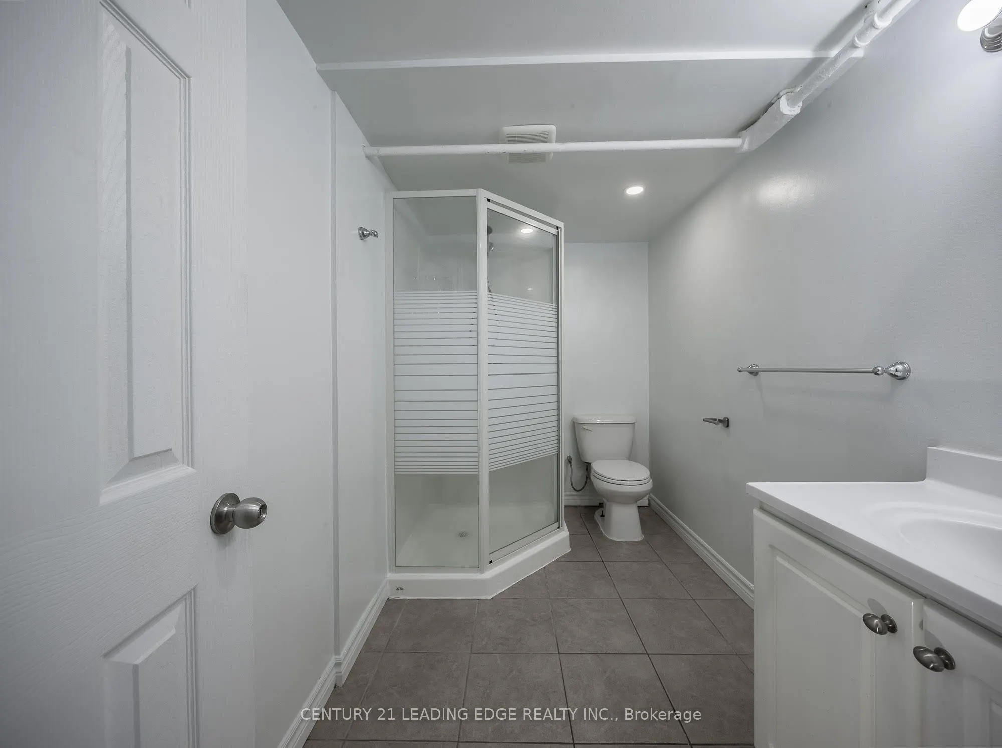 84 CENTRAL PARK Boulevard N, #LOWER