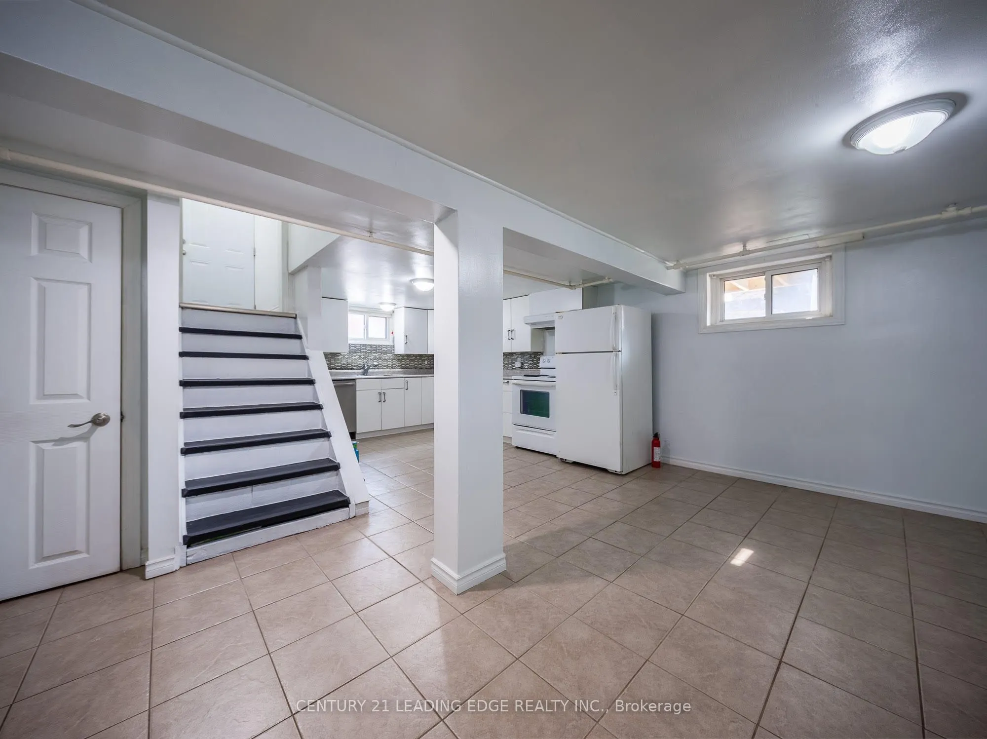 84 CENTRAL PARK Boulevard N, #LOWER