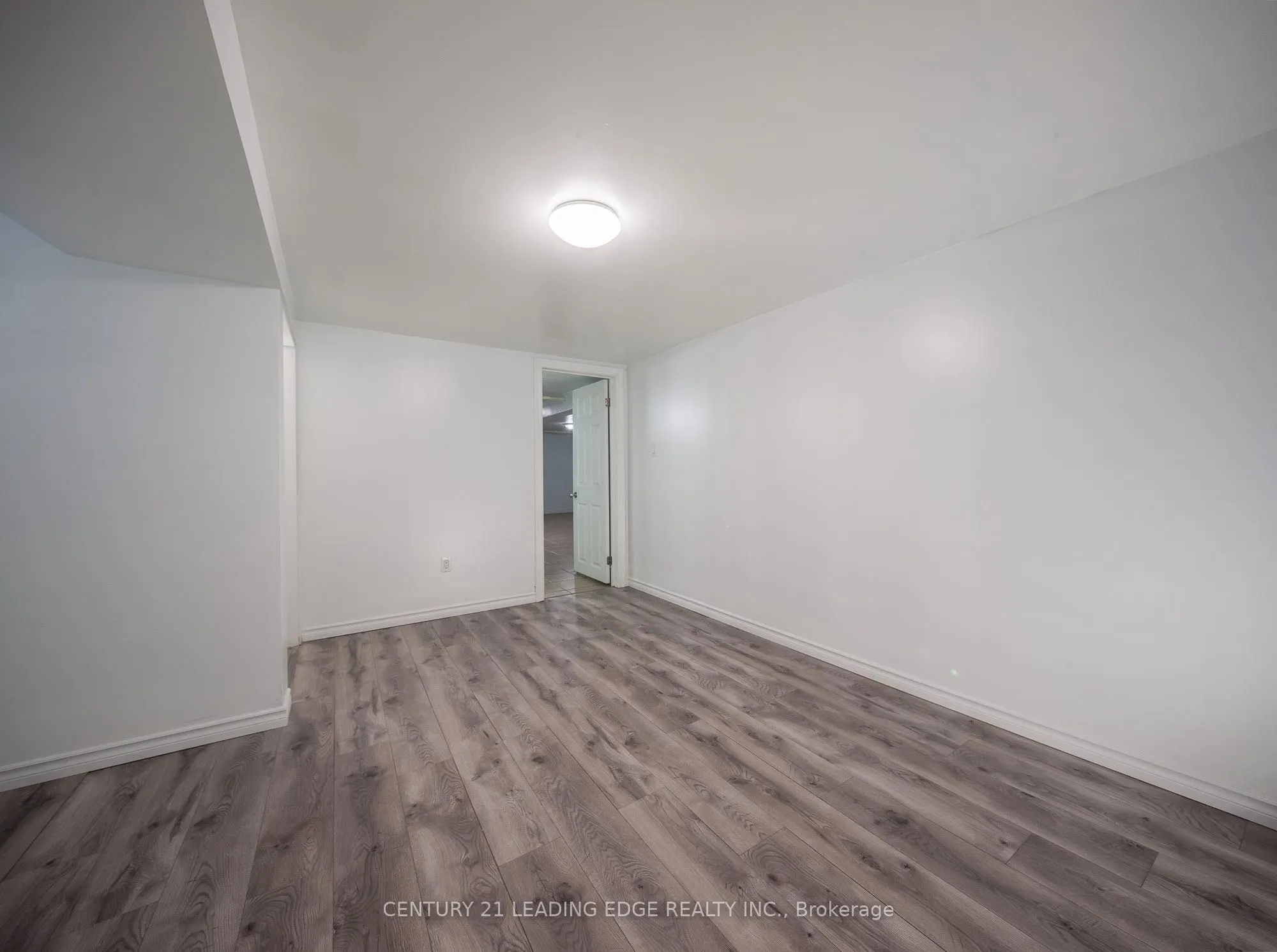 84 CENTRAL PARK Boulevard N, #LOWER