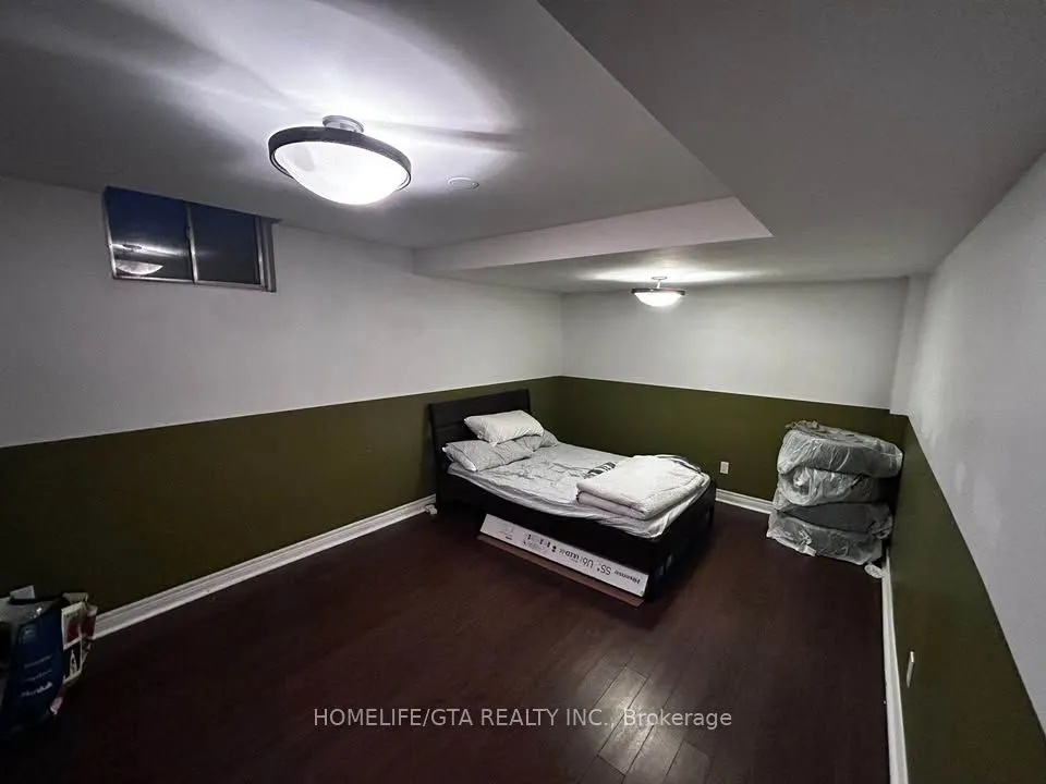 27 Sugarbush Square