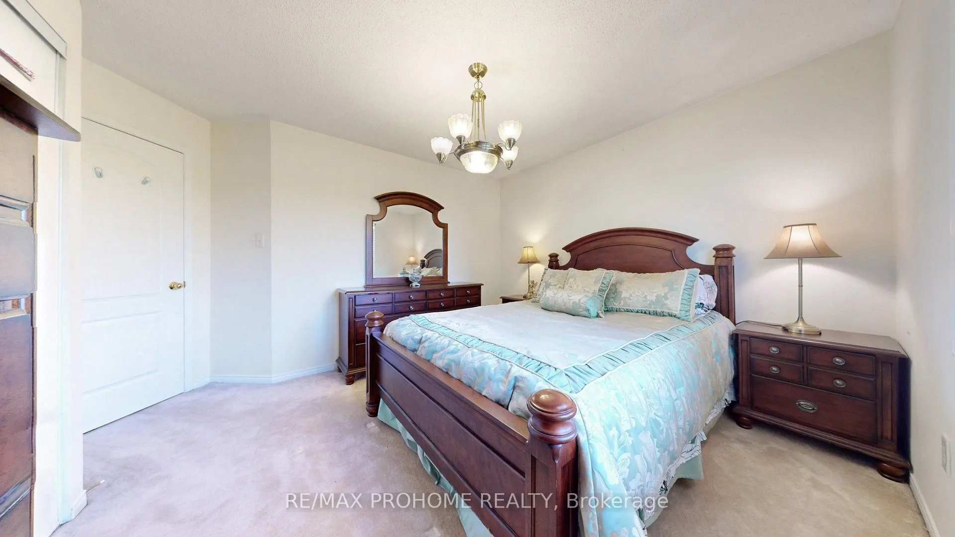64 Grainger Crescent