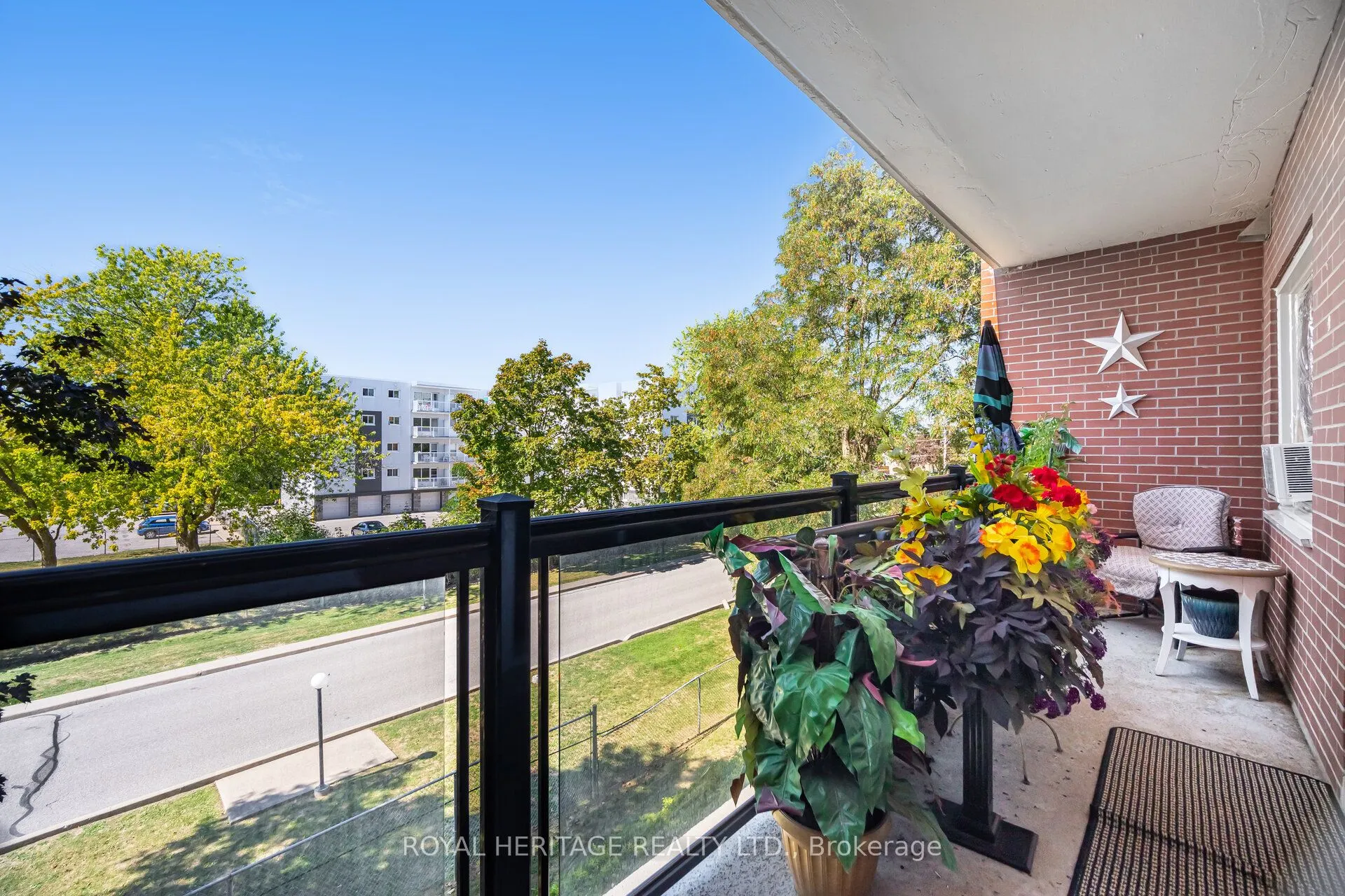 131 Taunton Road E, #304