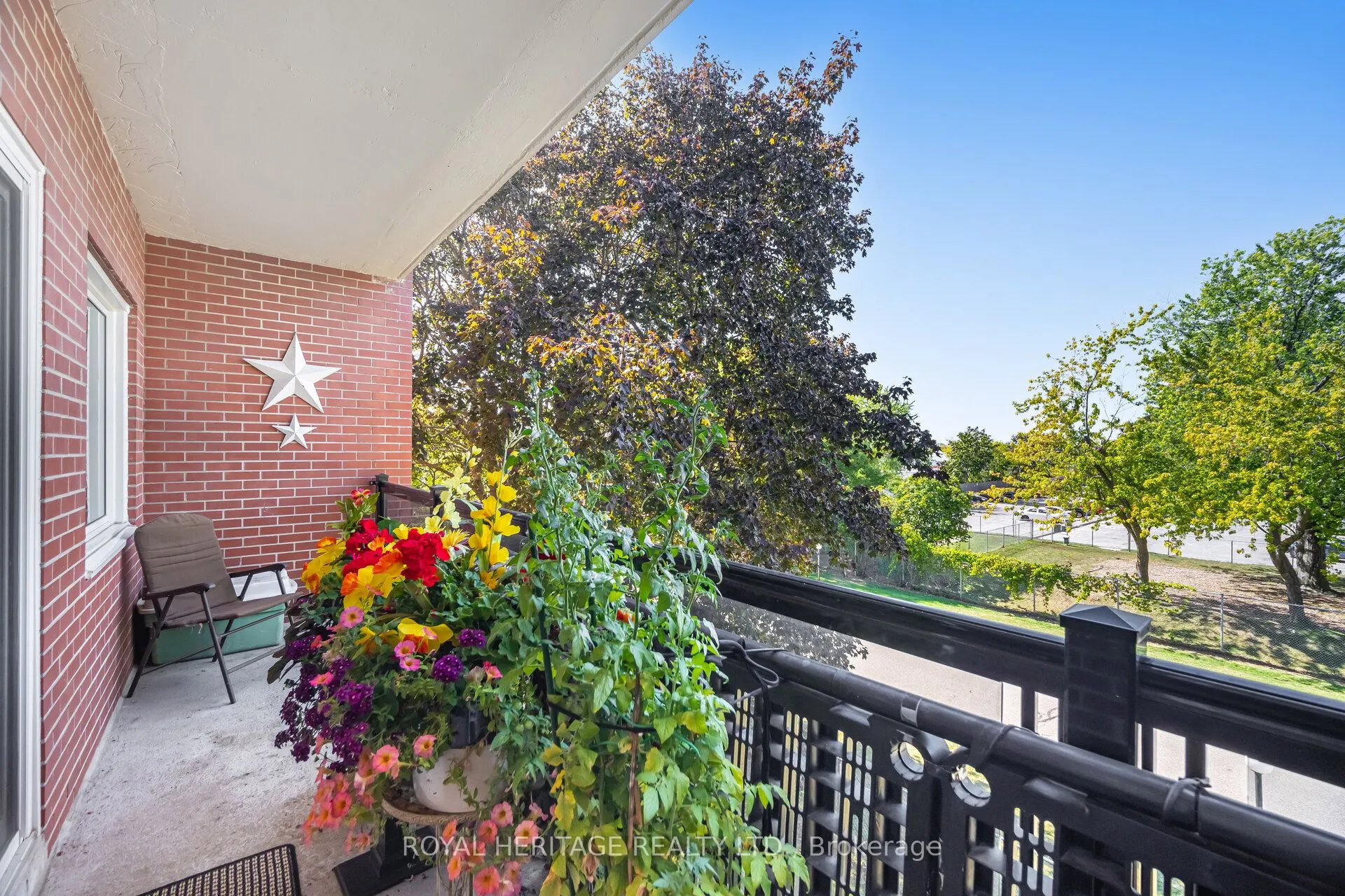 131 Taunton Road E, #304