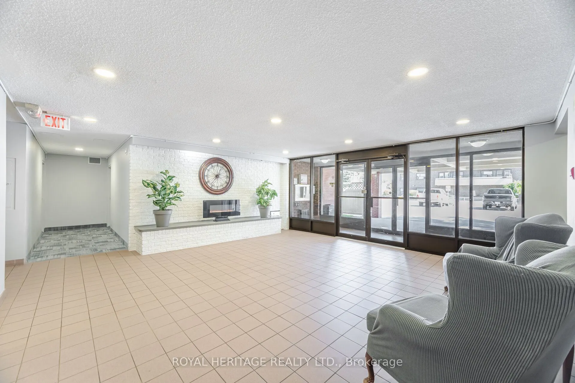 131 Taunton Road E, #304
