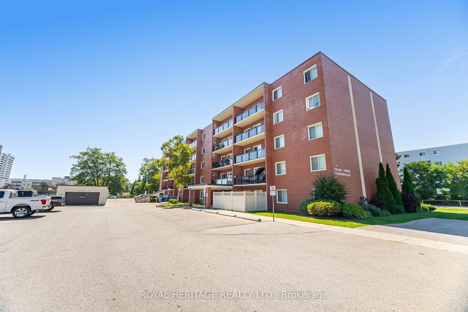 131 Taunton Road E, #304