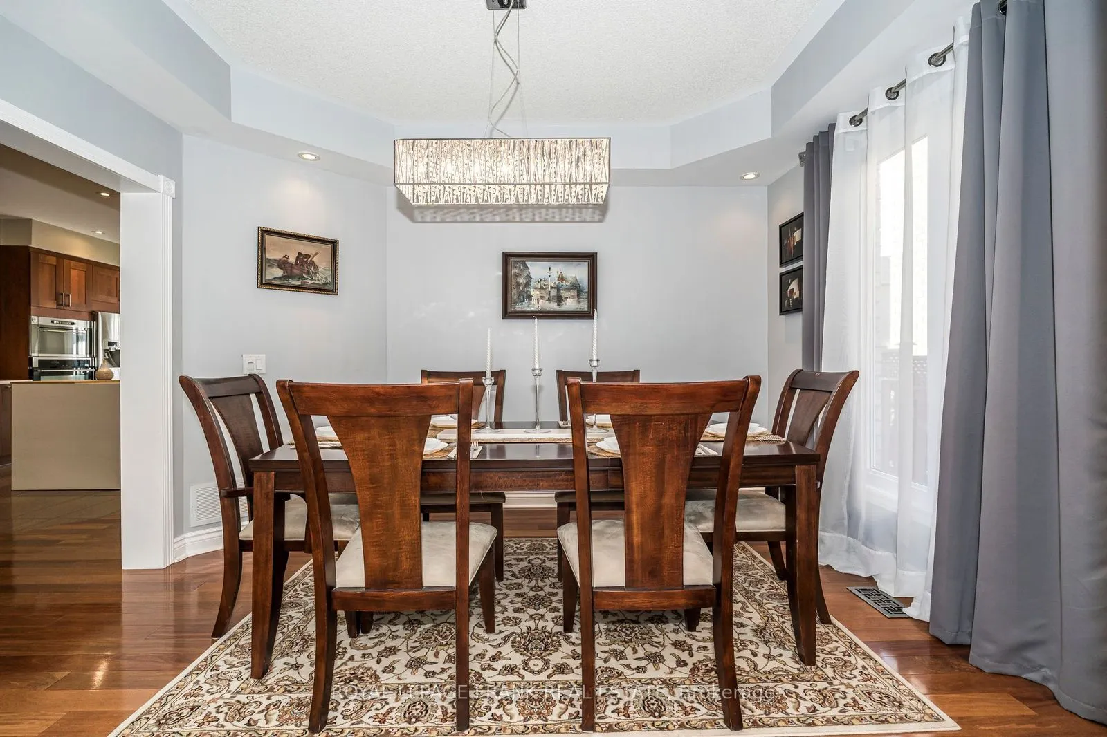 174 Thicket Crescent