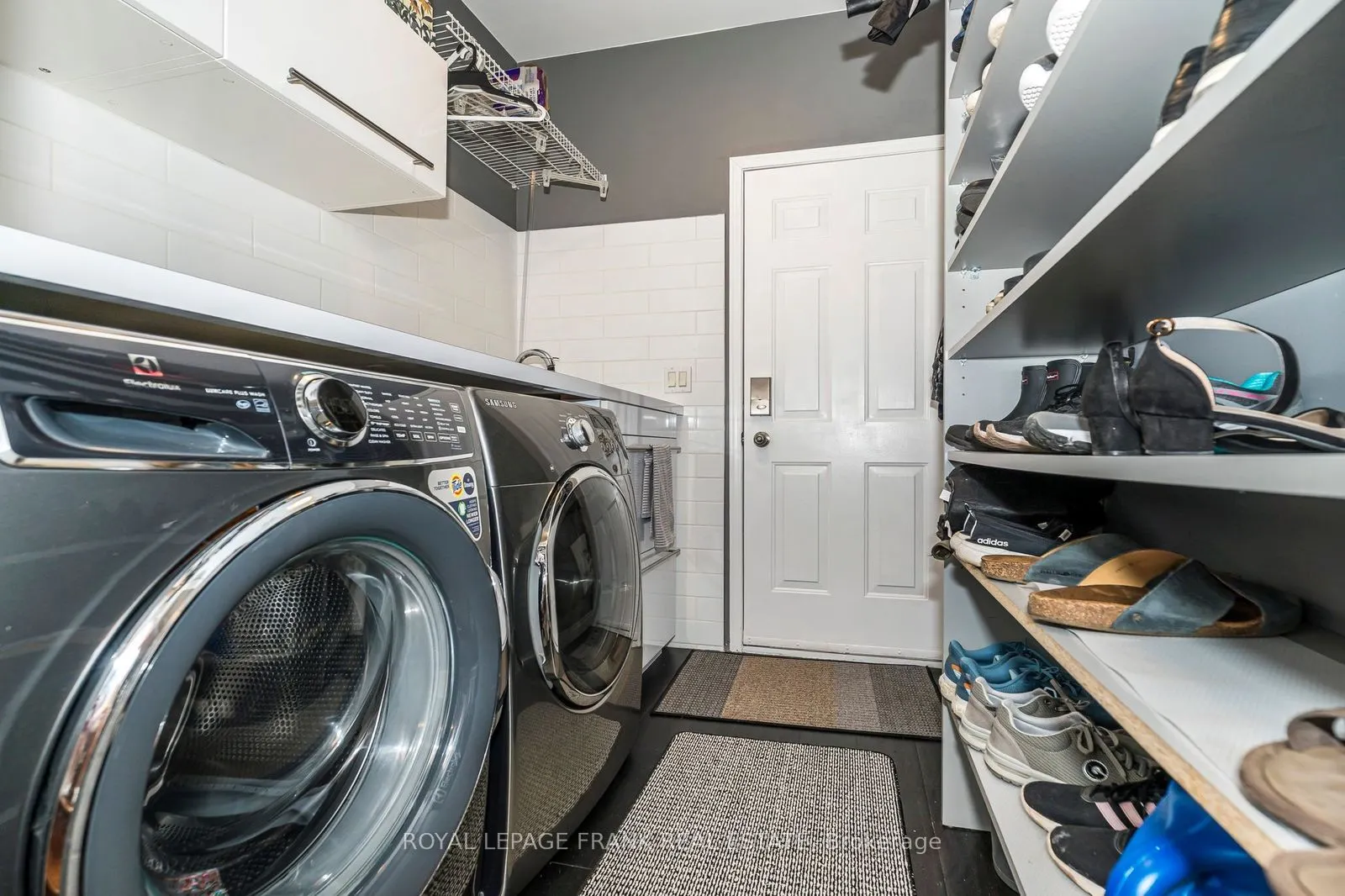174 Thicket Crescent