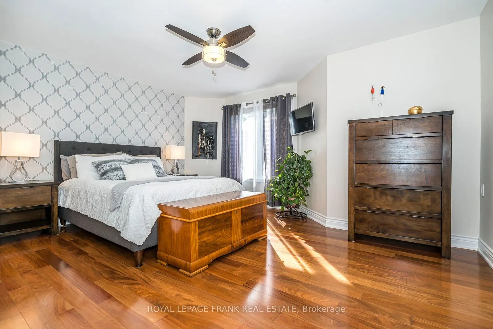 174 Thicket Crescent