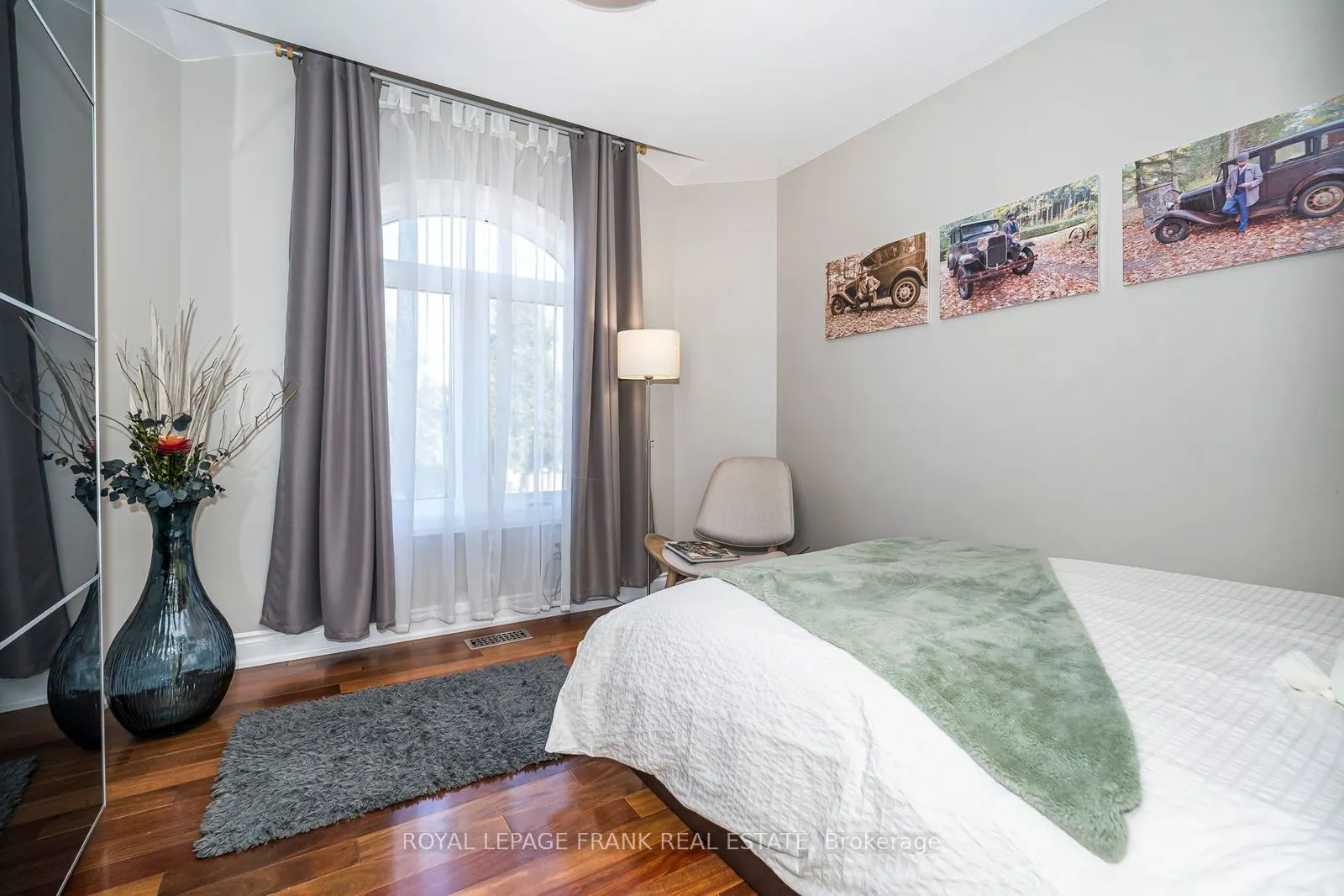 174 Thicket Crescent