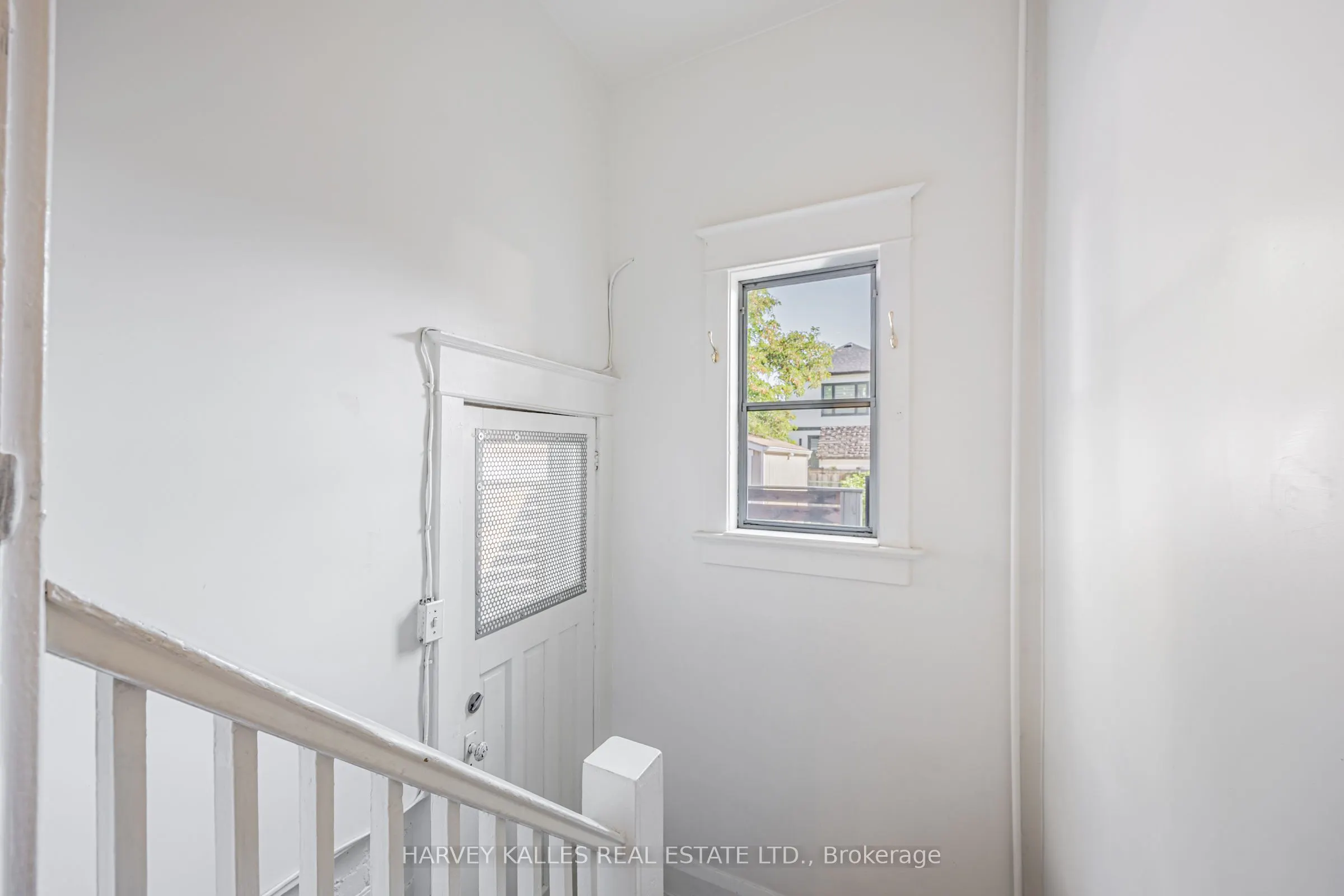 121 Blantyre Avenue