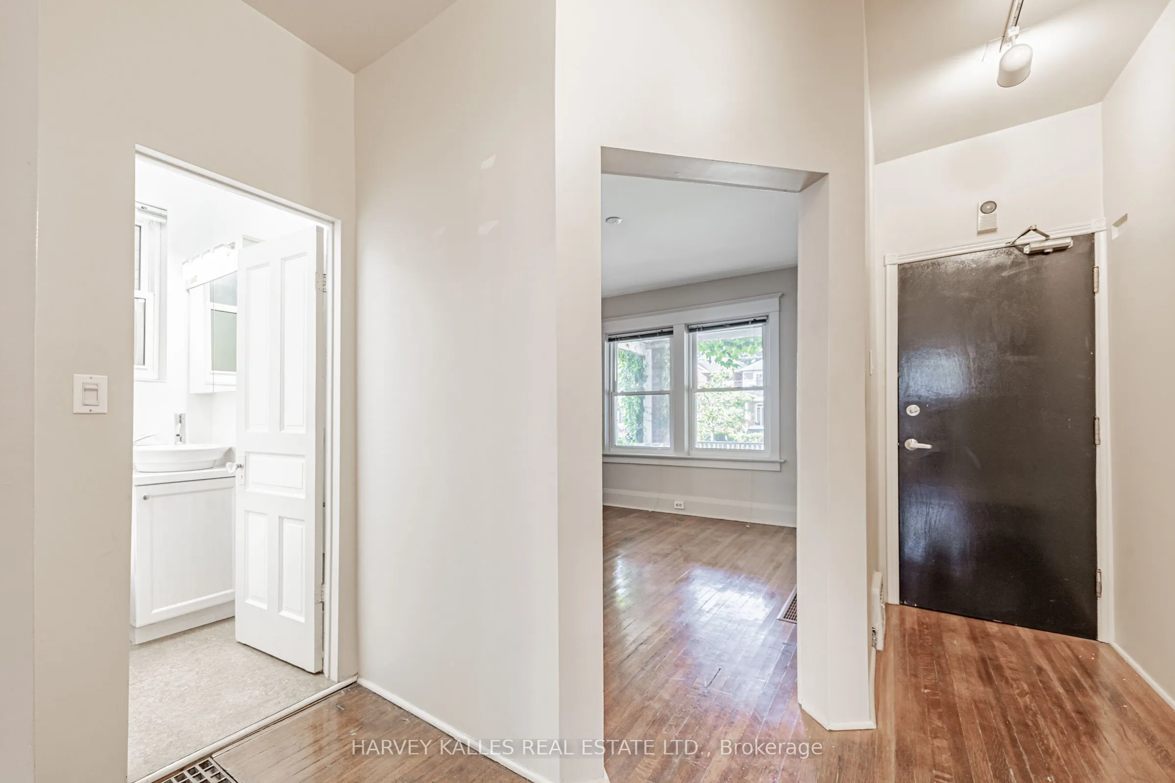 121 Blantyre Avenue