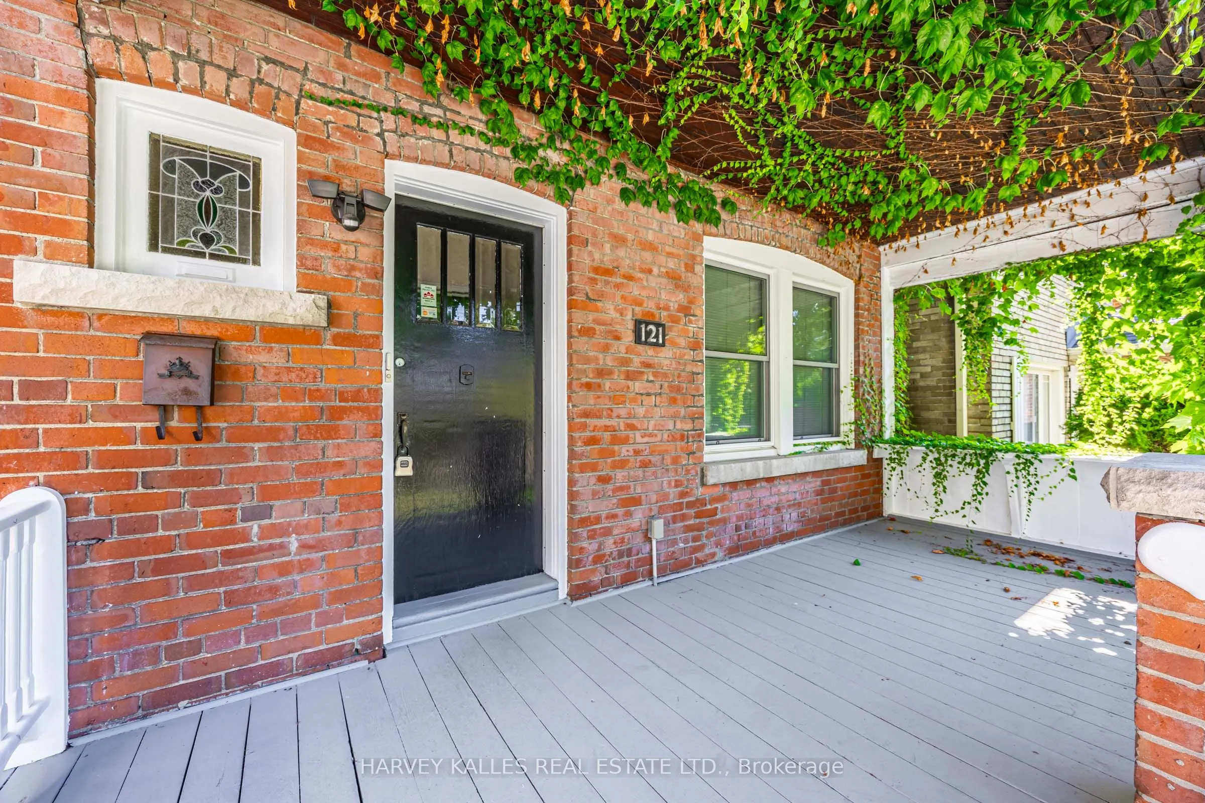 121 Blantyre Avenue