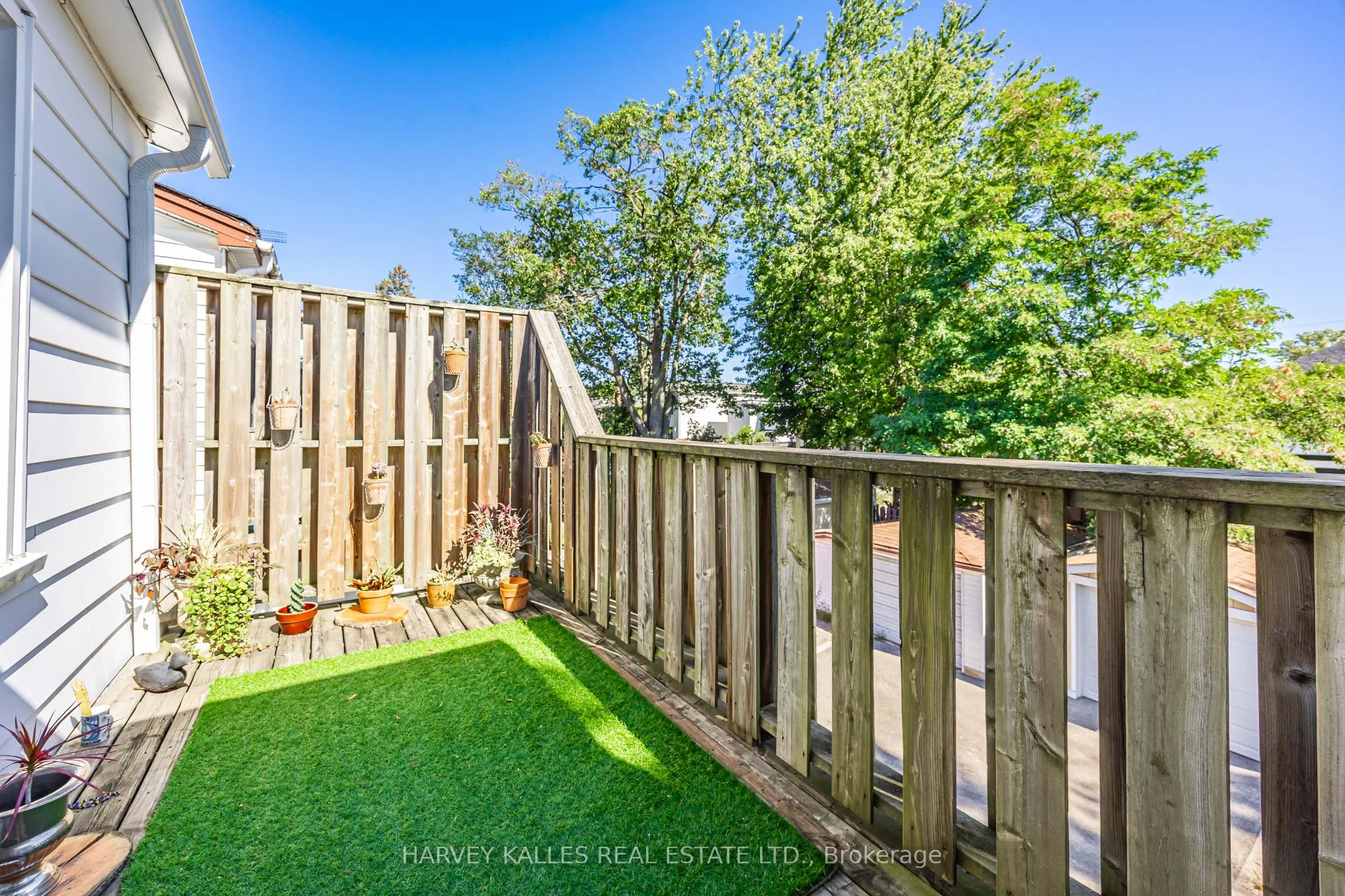 121 Blantyre Avenue