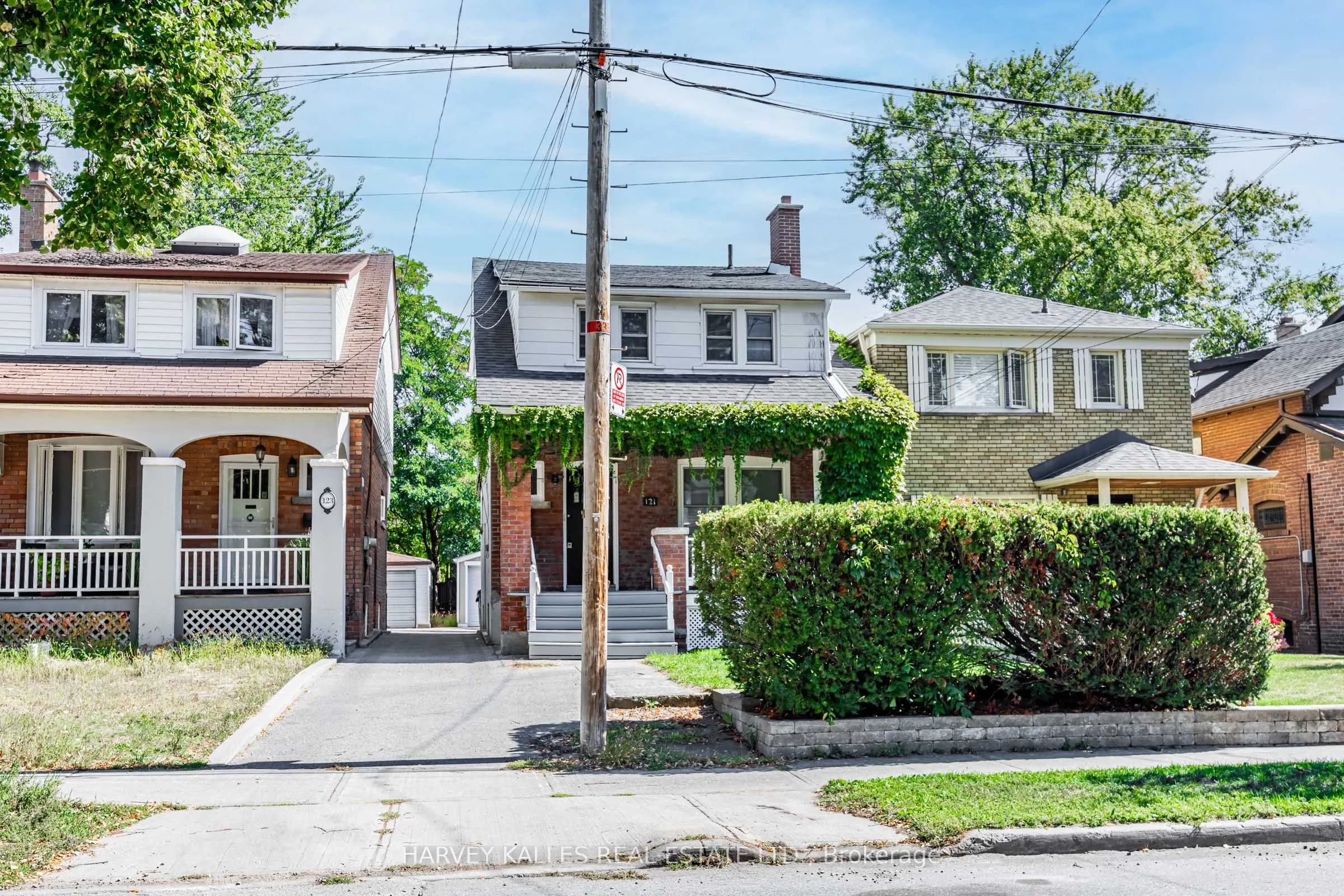 121 Blantyre Avenue
