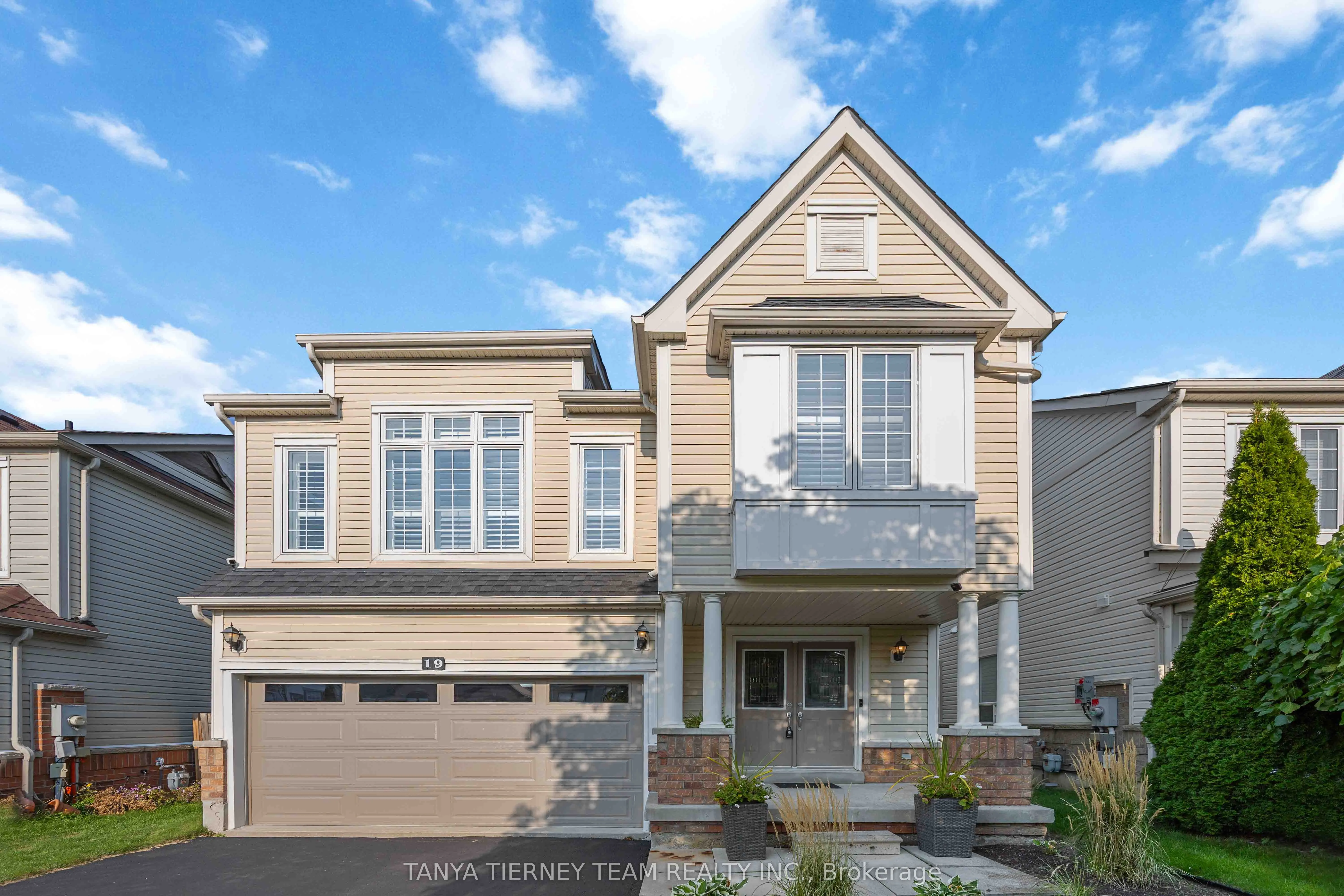 19 Teardrop Crescent