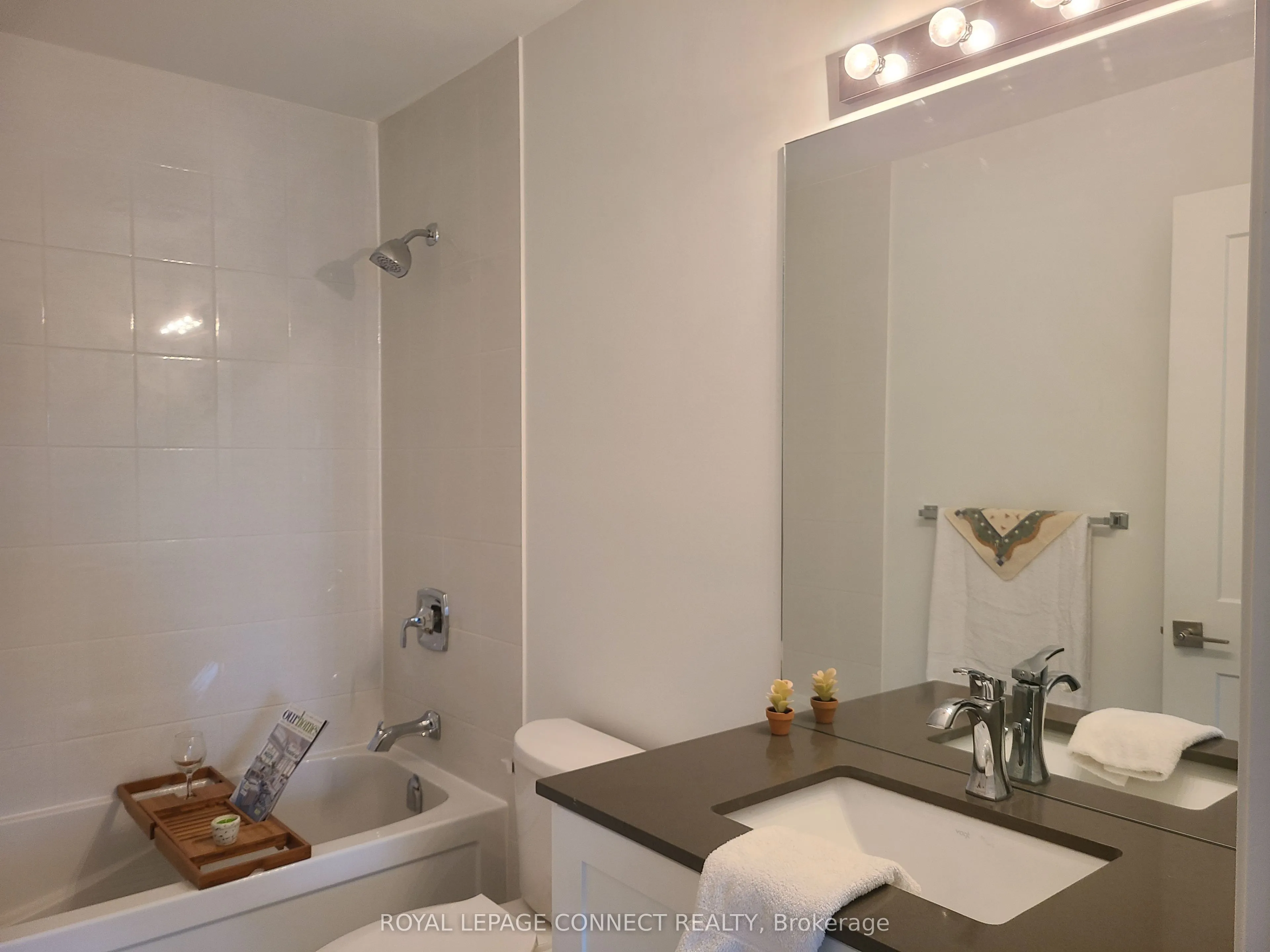 50 Lakebreeze Drive, #129