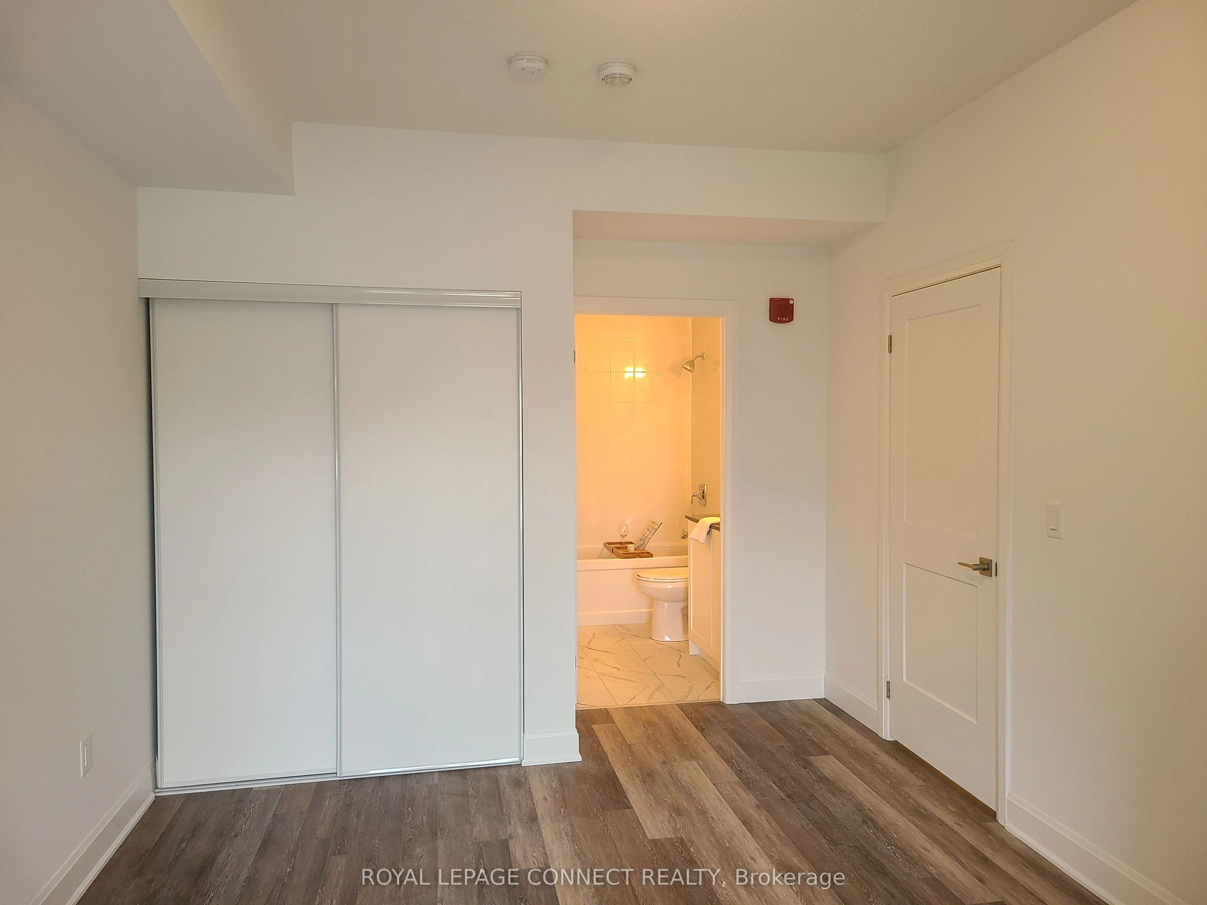 50 Lakebreeze Drive, #129