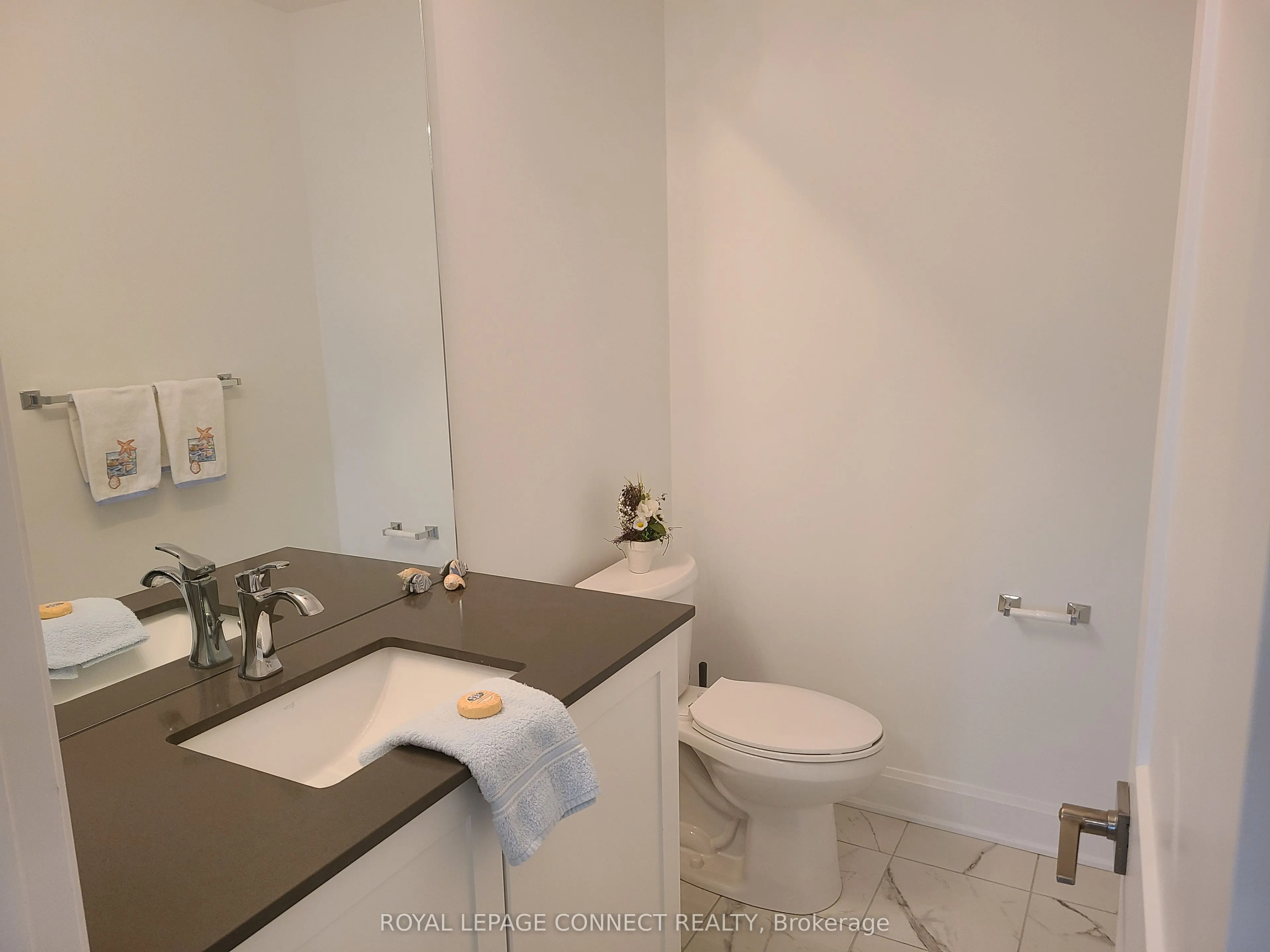 50 Lakebreeze Drive, #129