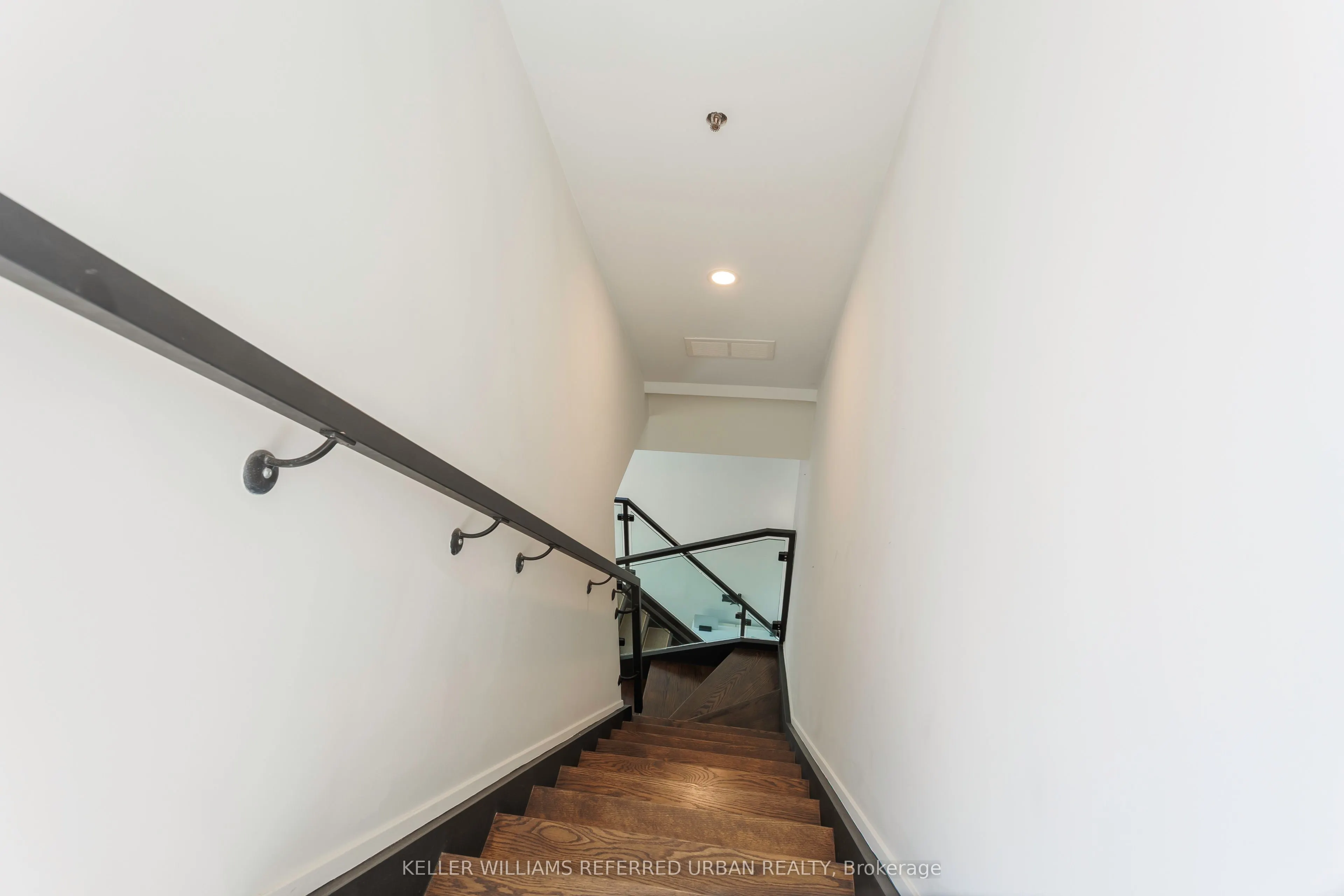 326 Carlaw Avenue, #106