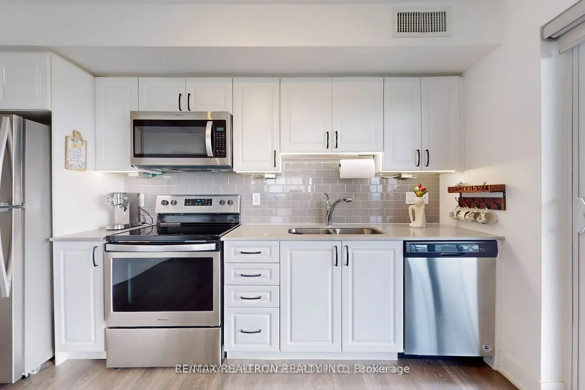 1255 Bayly Street, #1504