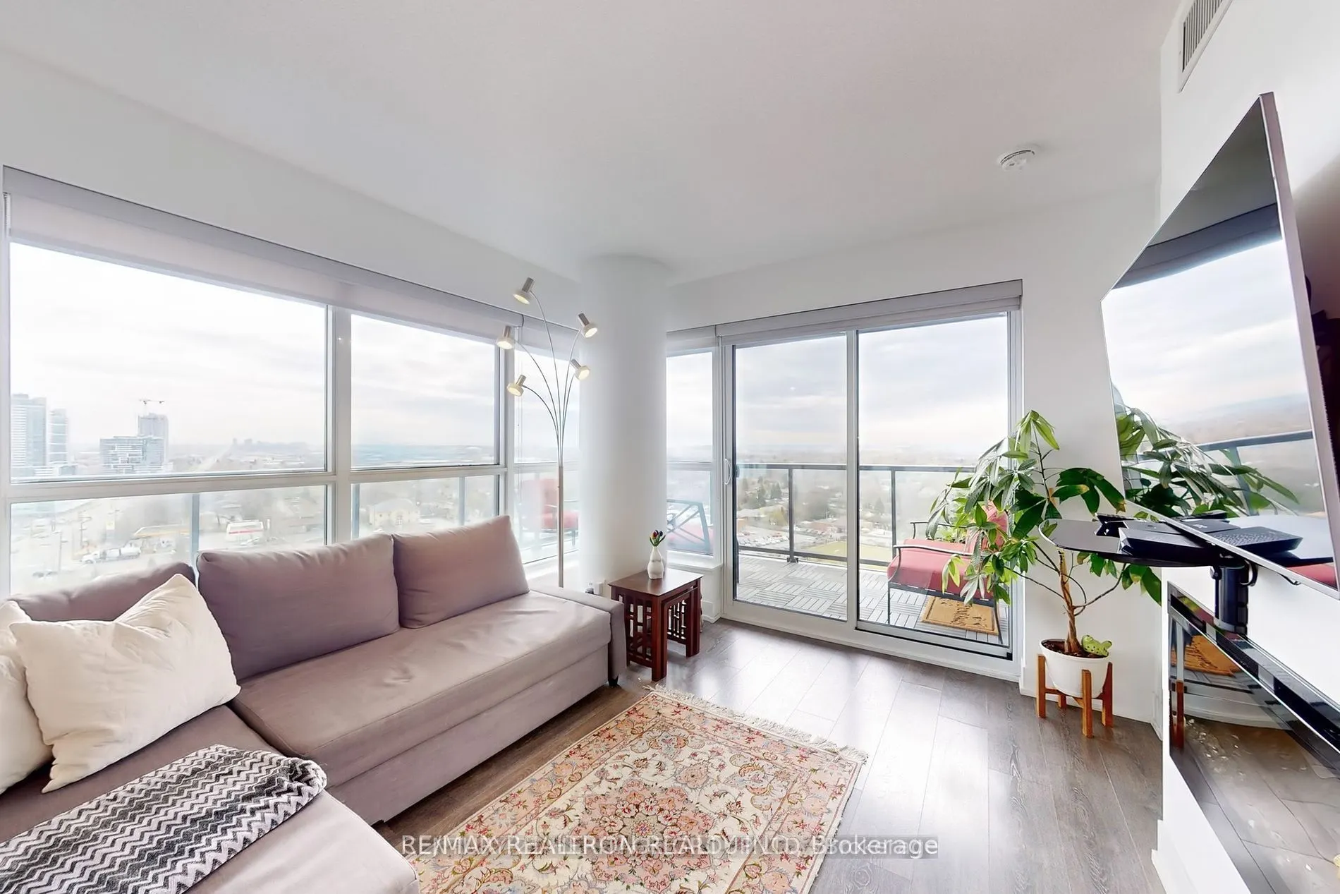 1255 Bayly Street, #1504