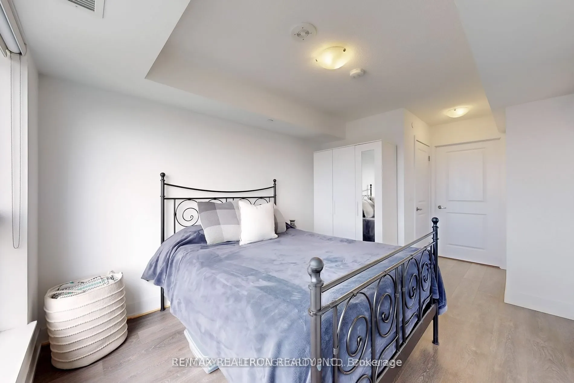 1255 Bayly Street, #1504