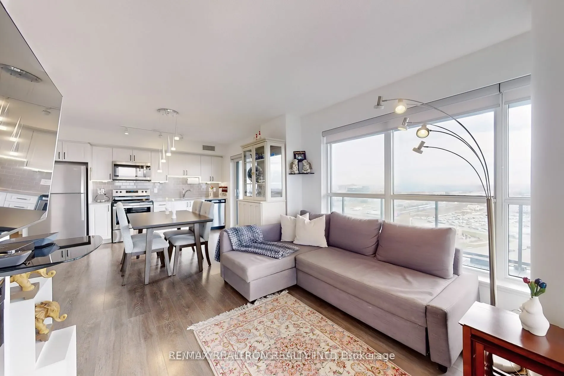 1255 Bayly Street, #1504