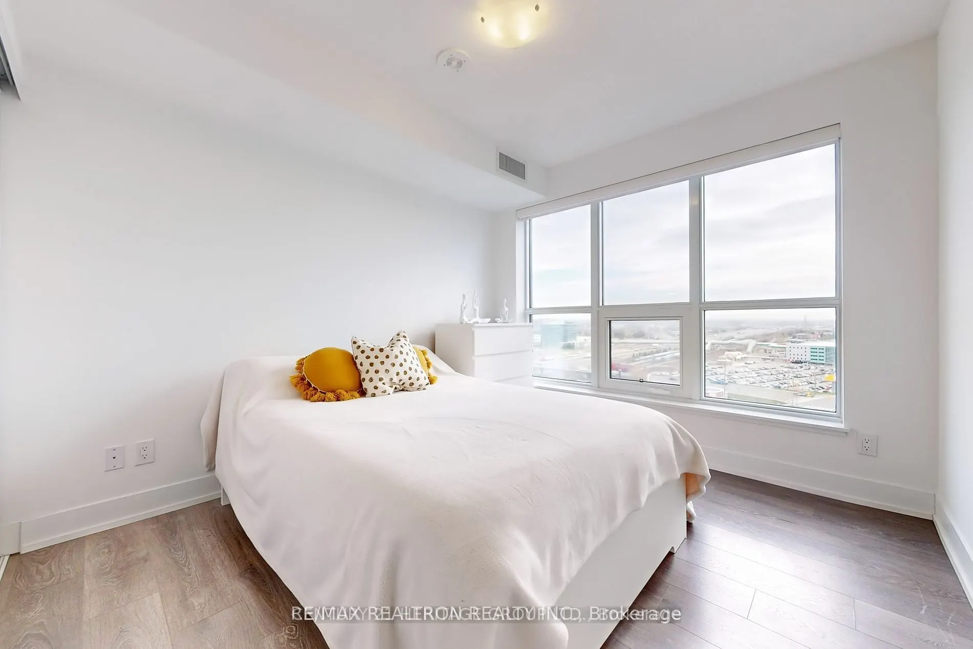 1255 Bayly Street, #1504