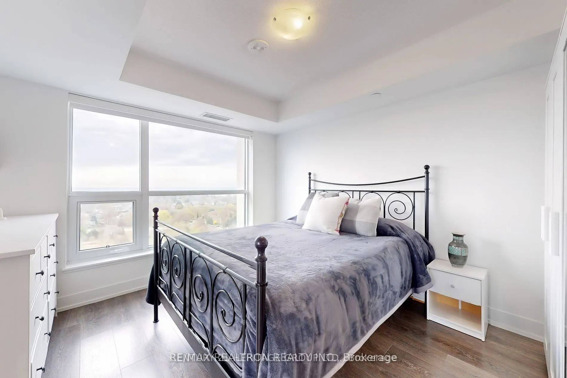 1255 Bayly Street, #1504