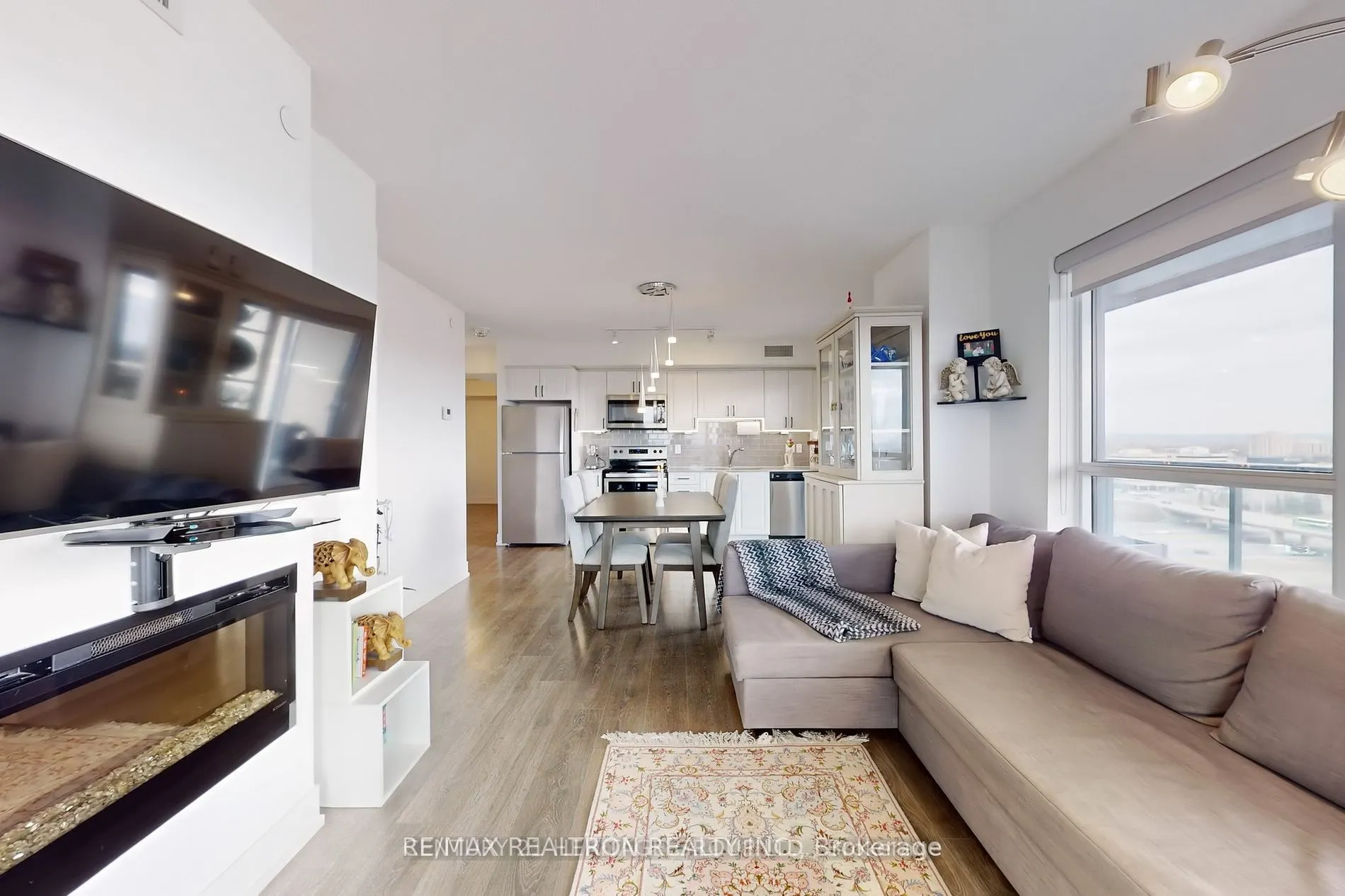 1255 Bayly Street, #1504