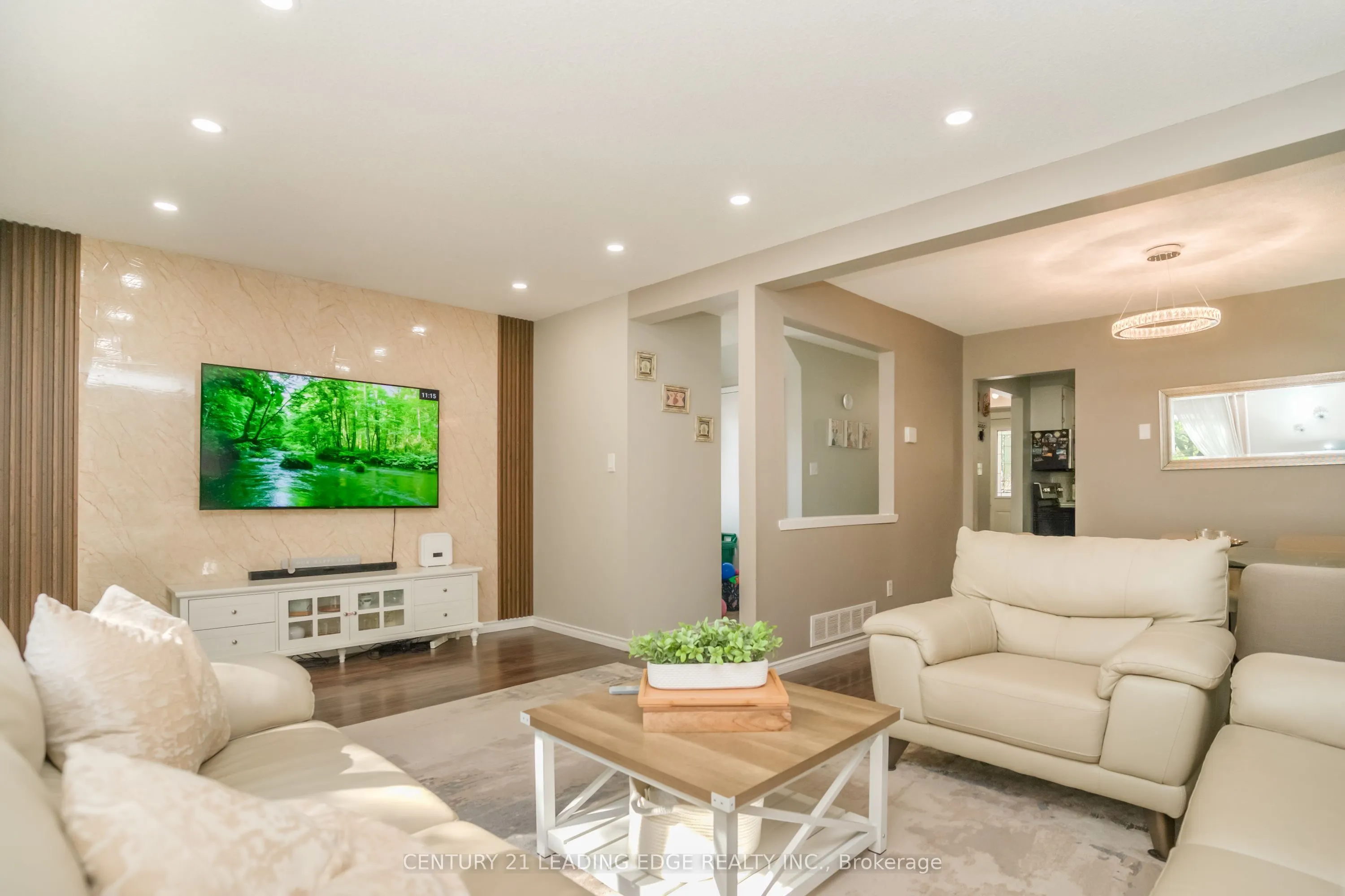 505 Lancelot Crescent