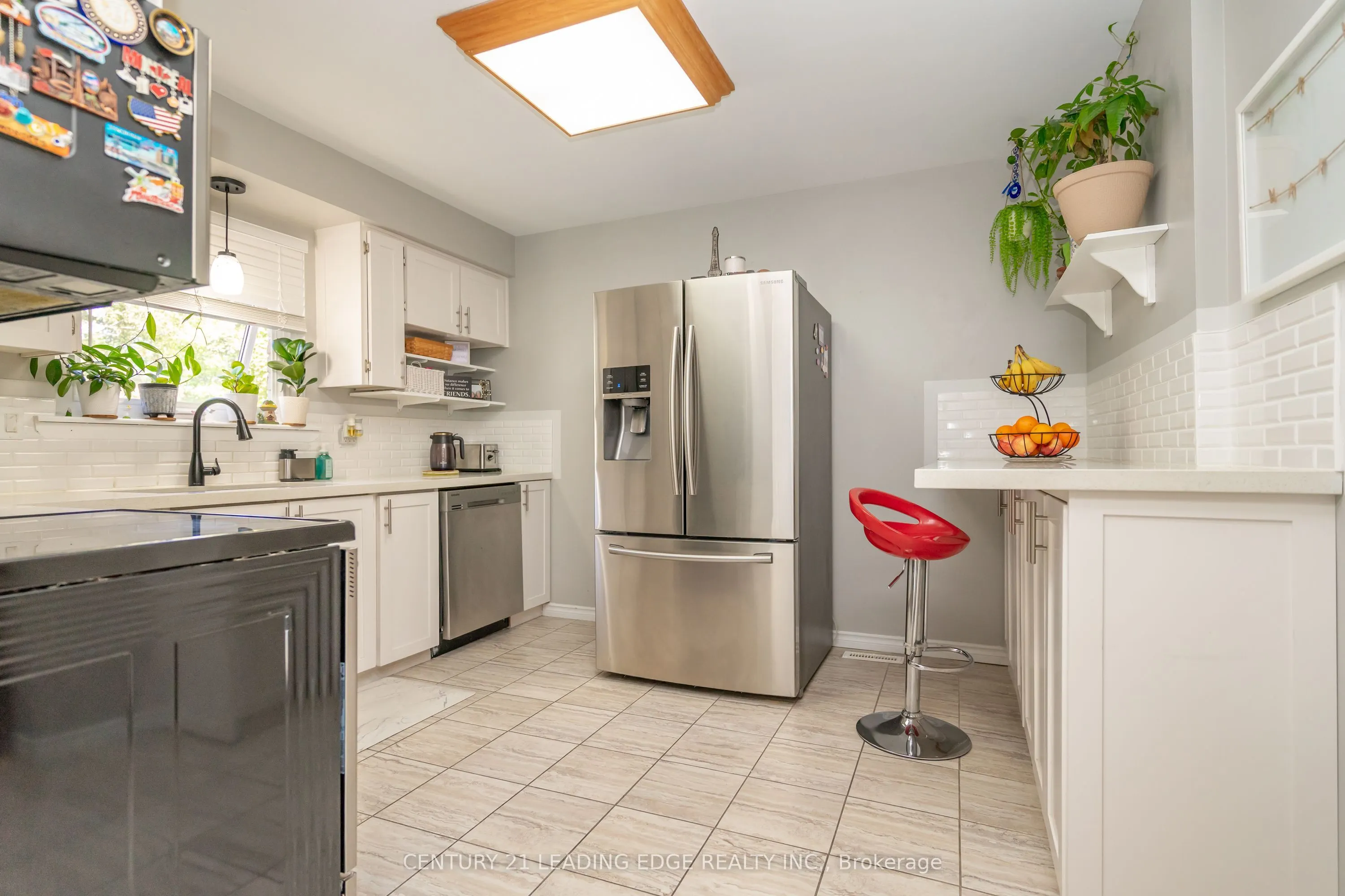 505 Lancelot Crescent