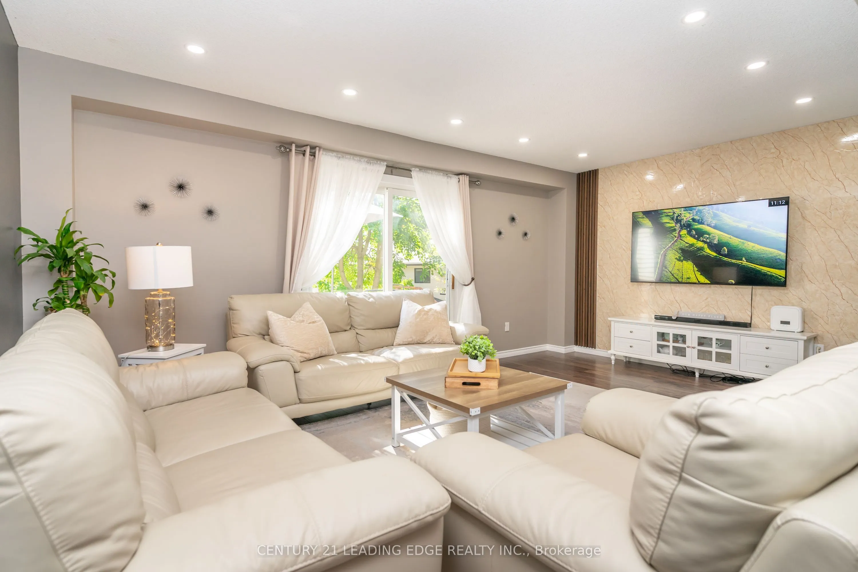 505 Lancelot Crescent