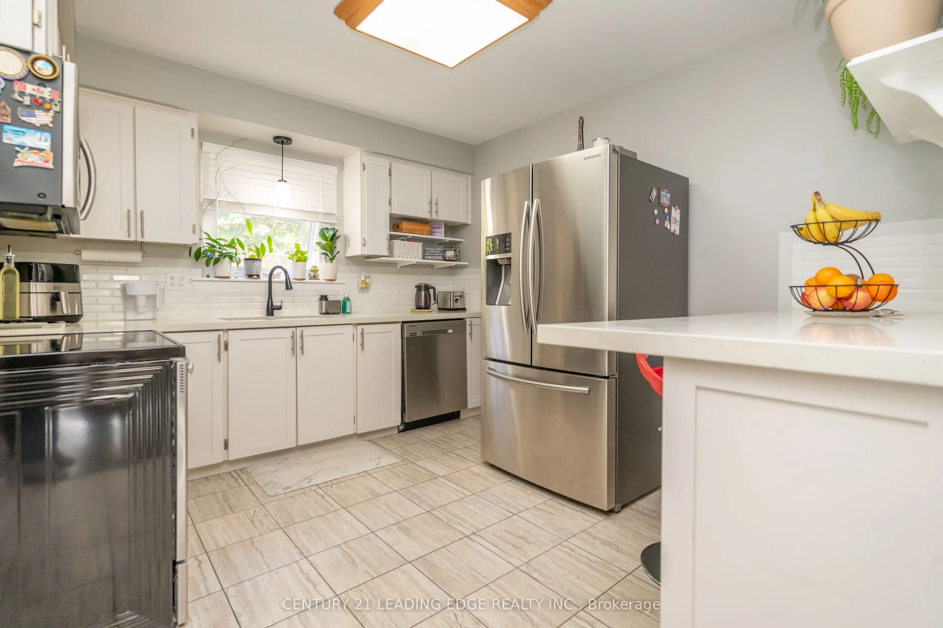 505 Lancelot Crescent