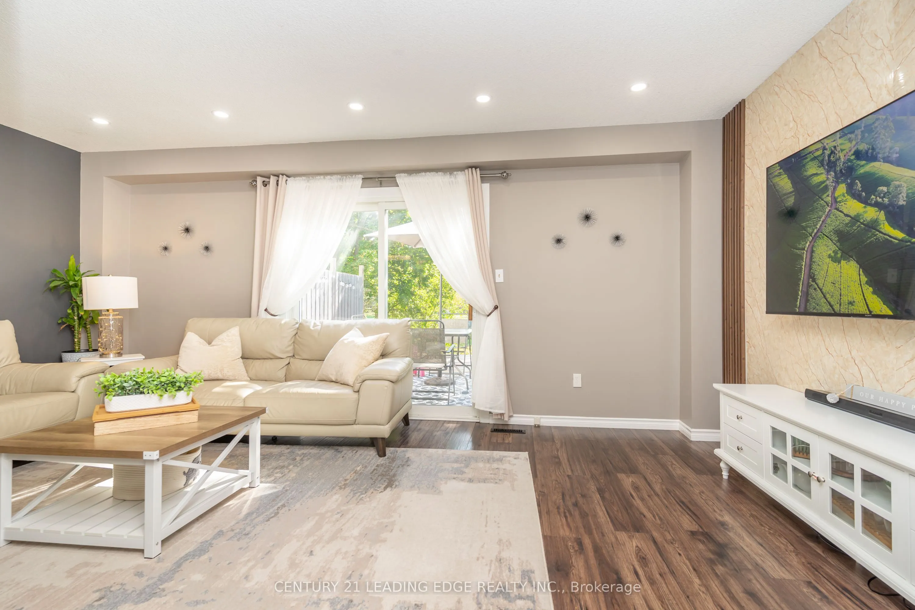 505 Lancelot Crescent