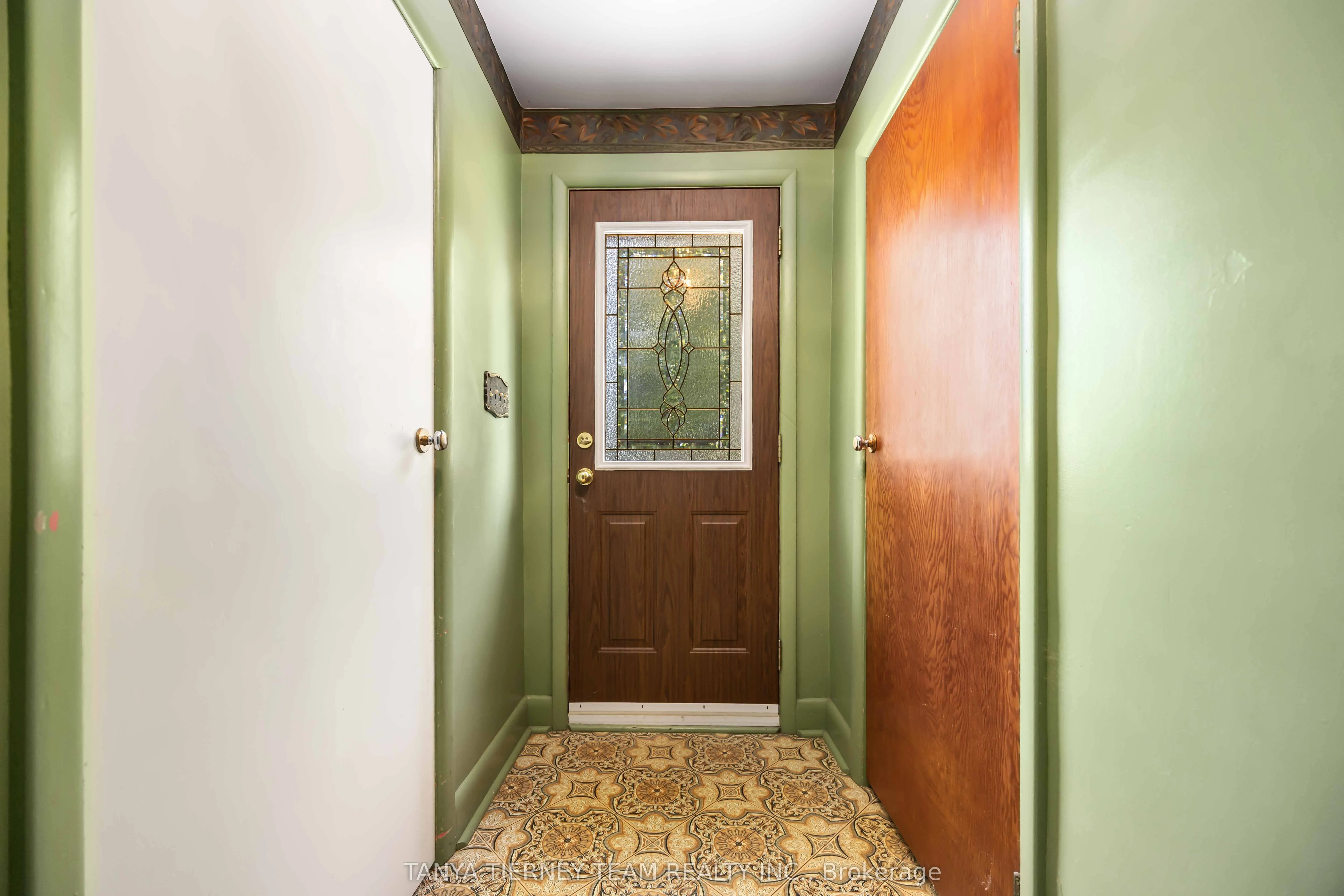 1107 Byron Street S