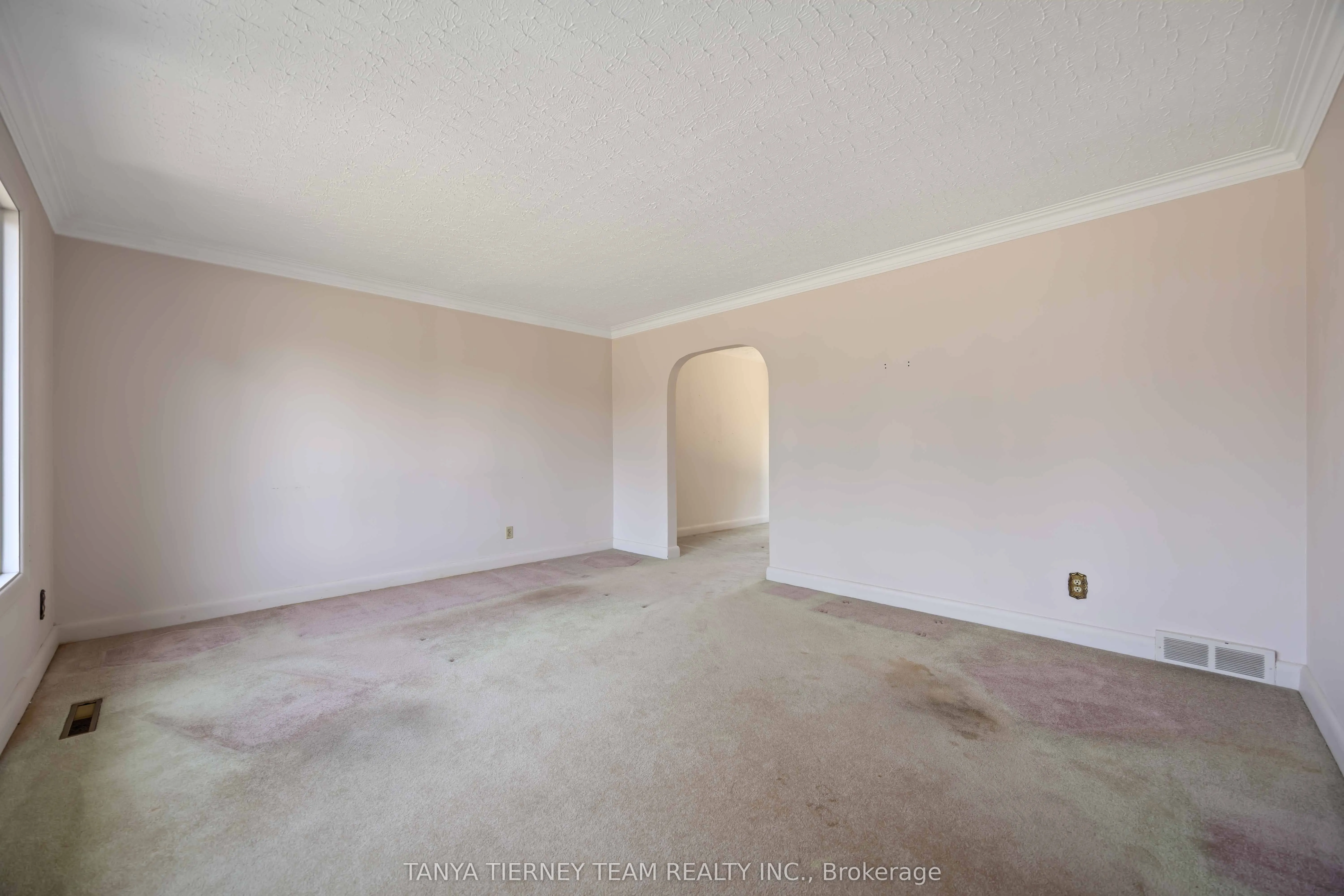 1107 Byron Street S
