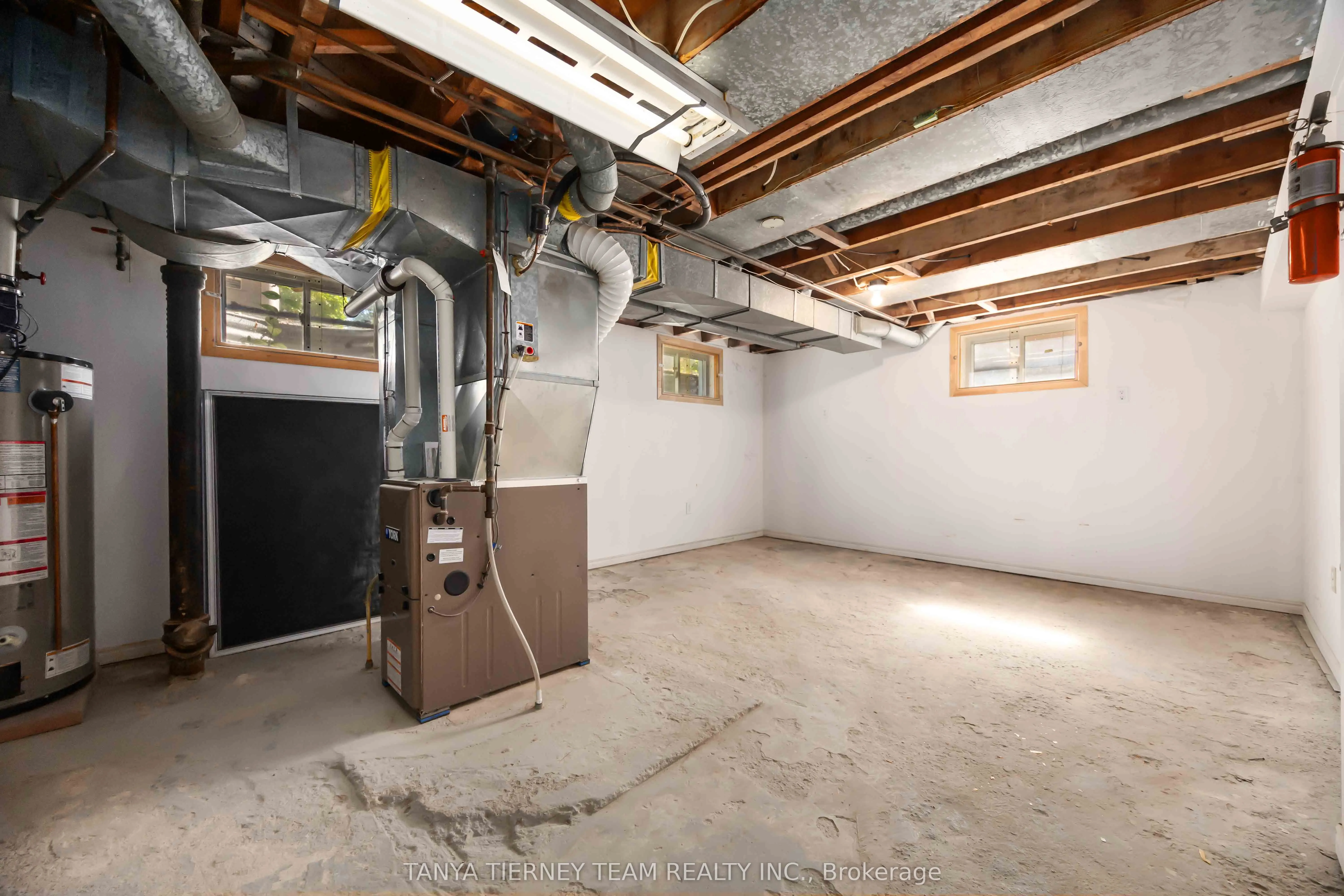 1107 Byron Street S