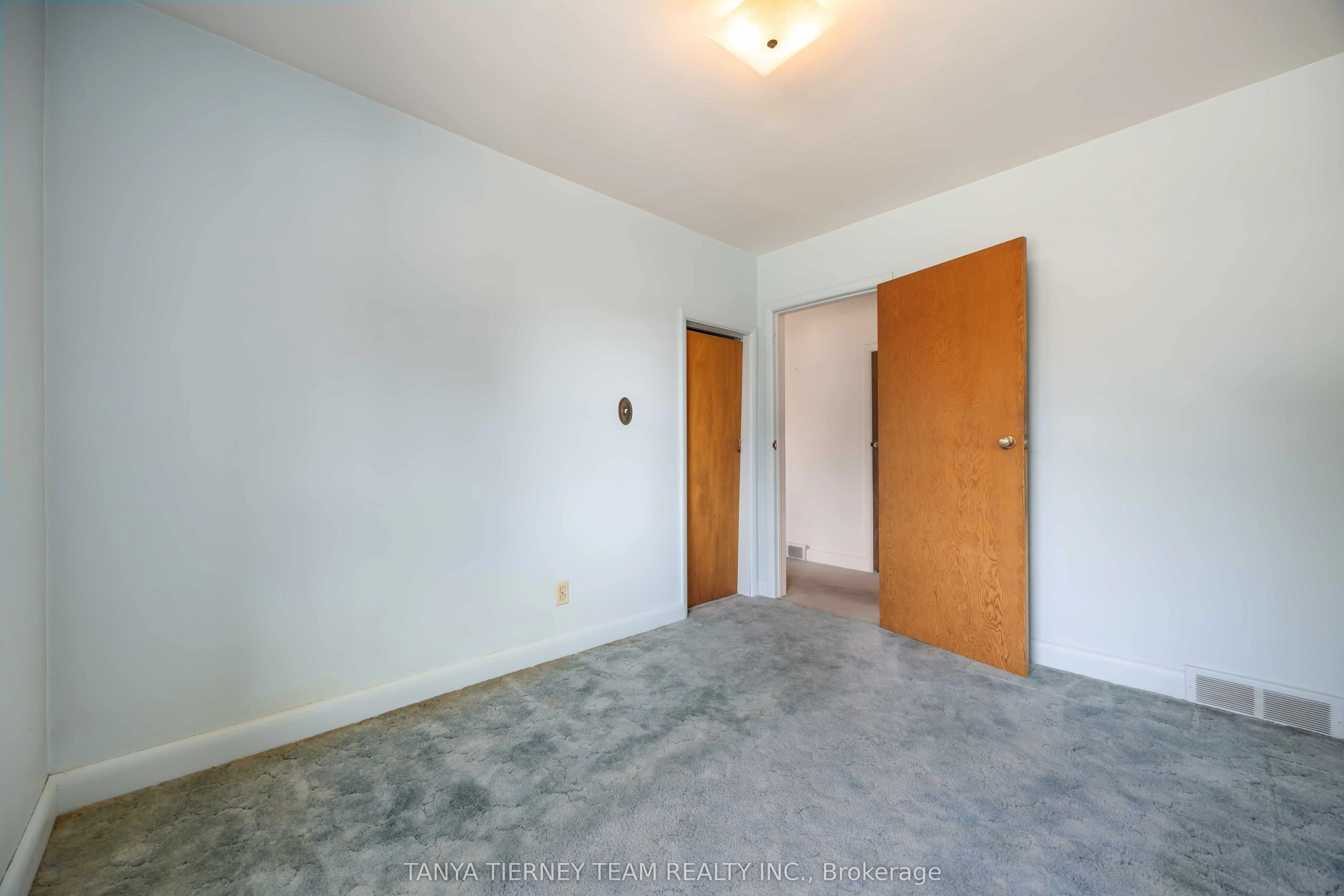 1107 Byron Street S