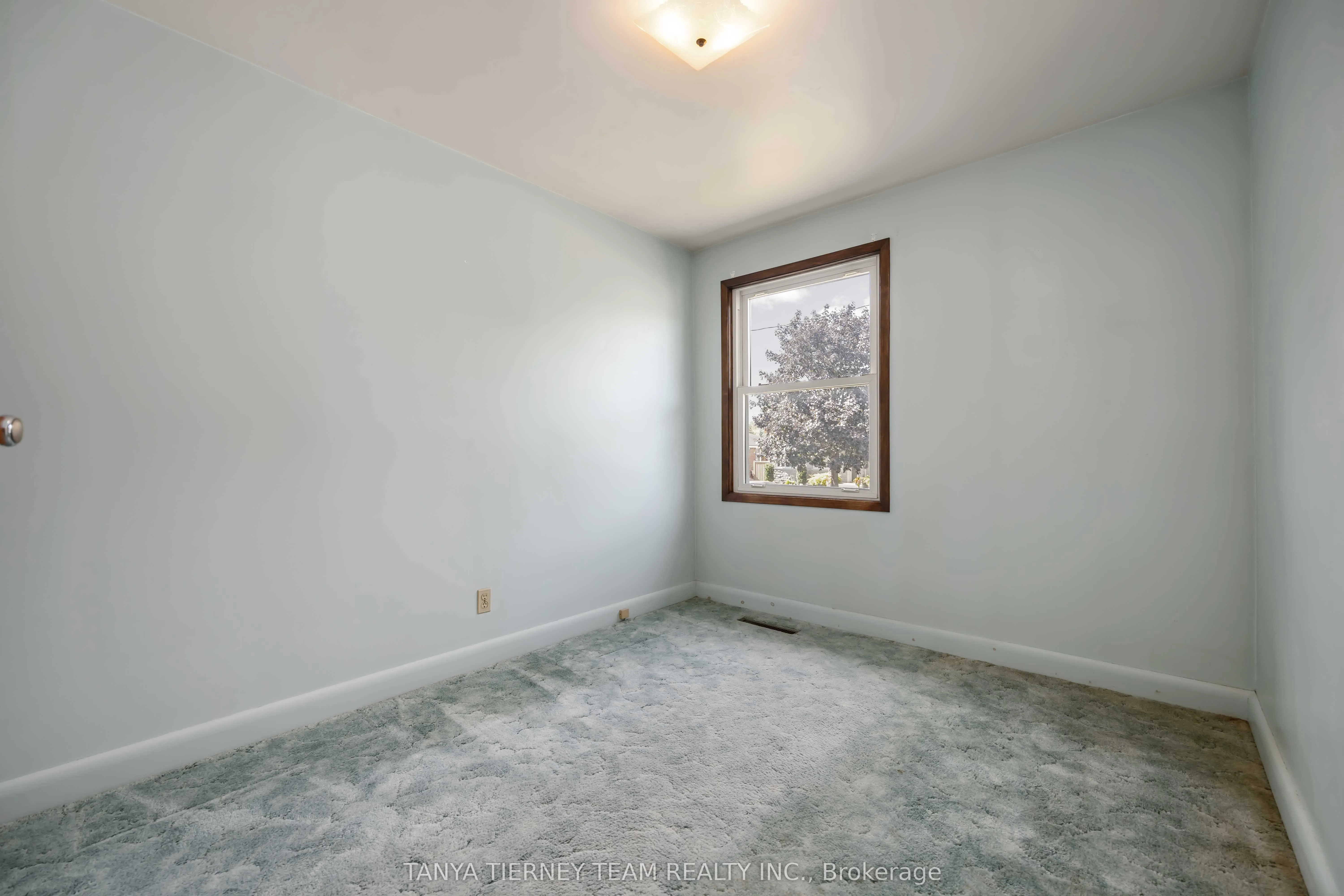 1107 Byron Street S