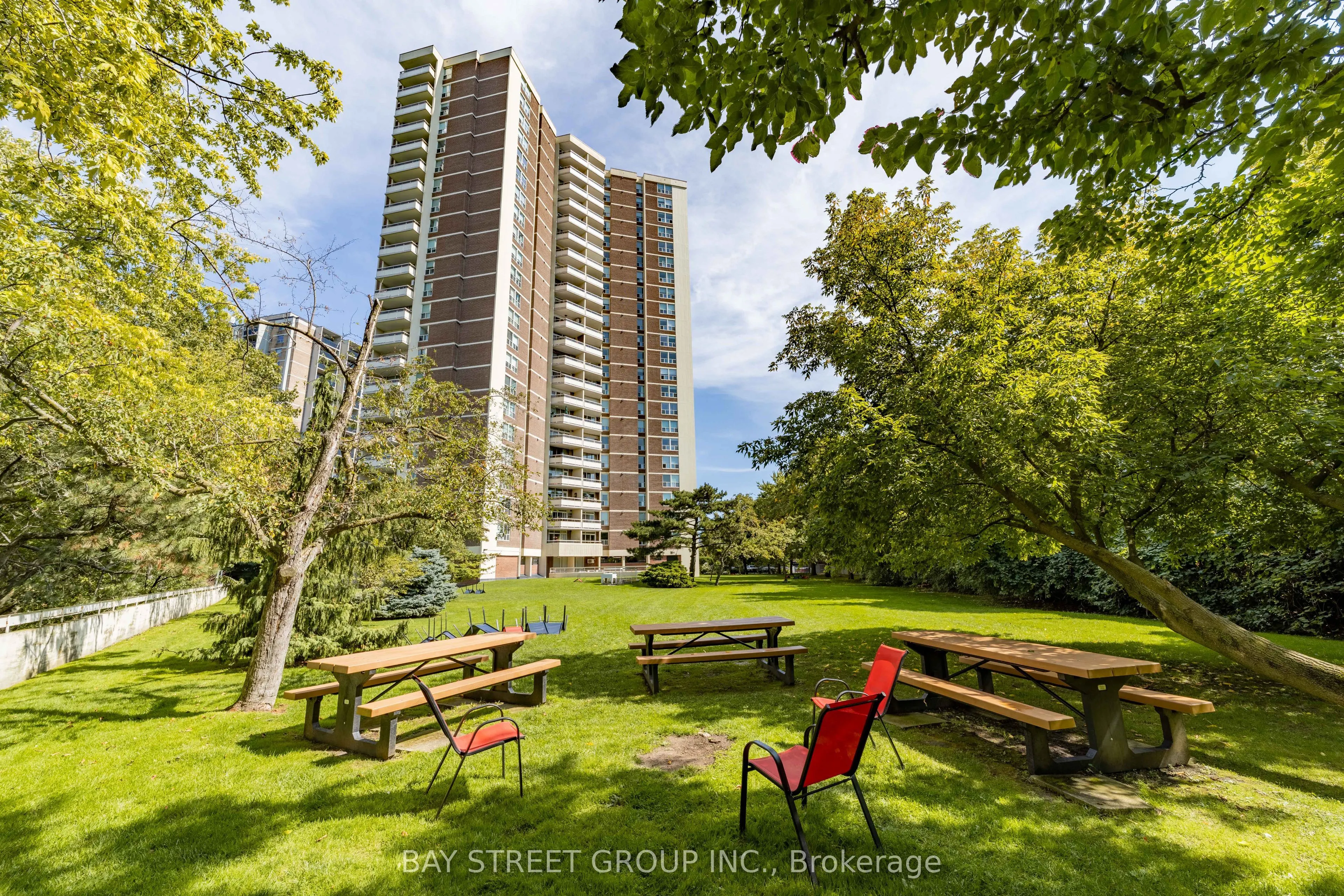 980 Broadview Avenue, #403
