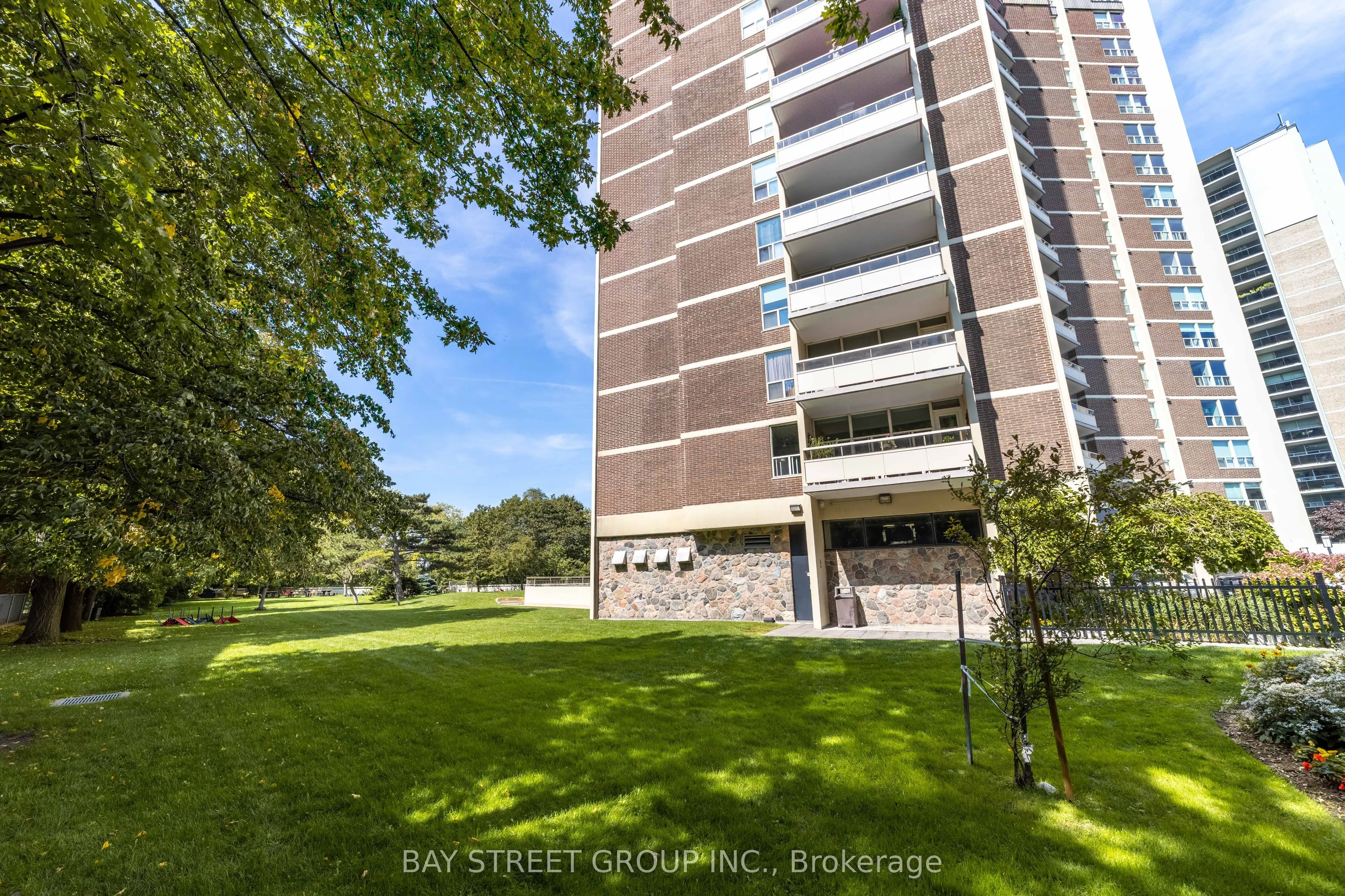 980 Broadview Avenue, #403